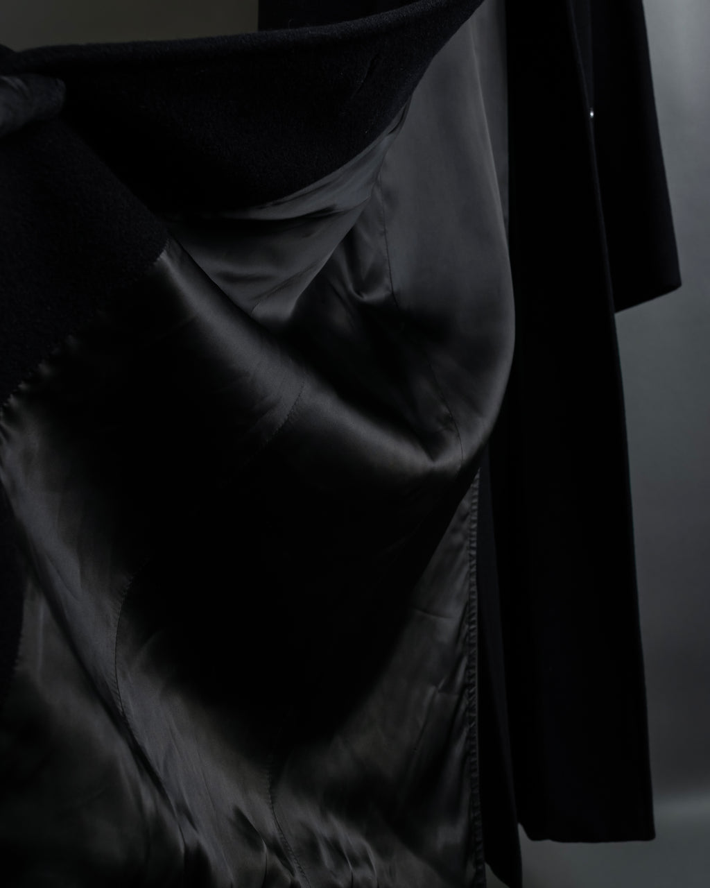 "Max Mara" Silver tag straight line shaped chester coat