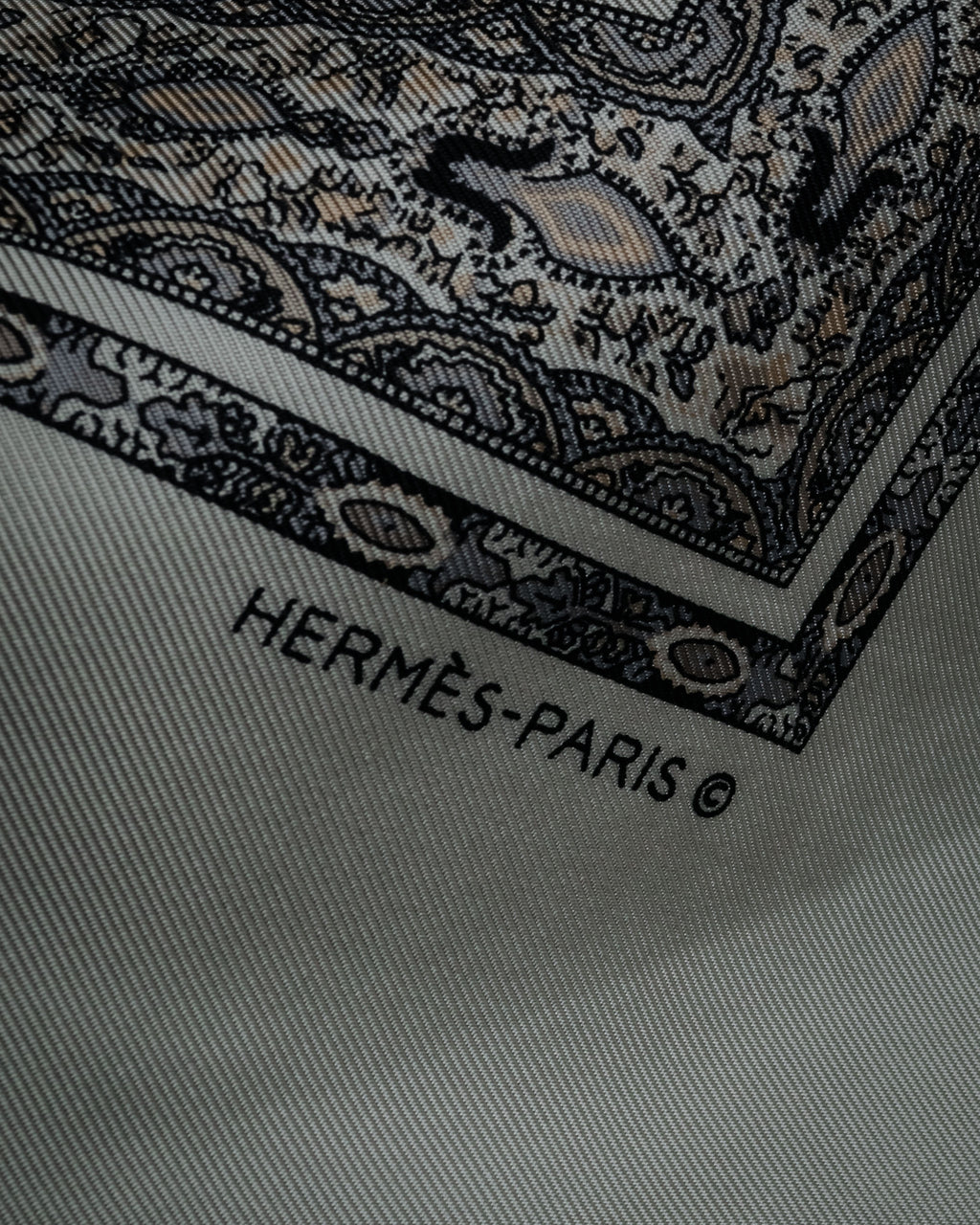 “HERMES” 1995–2005 Paisley botanical silk twill carré scarf