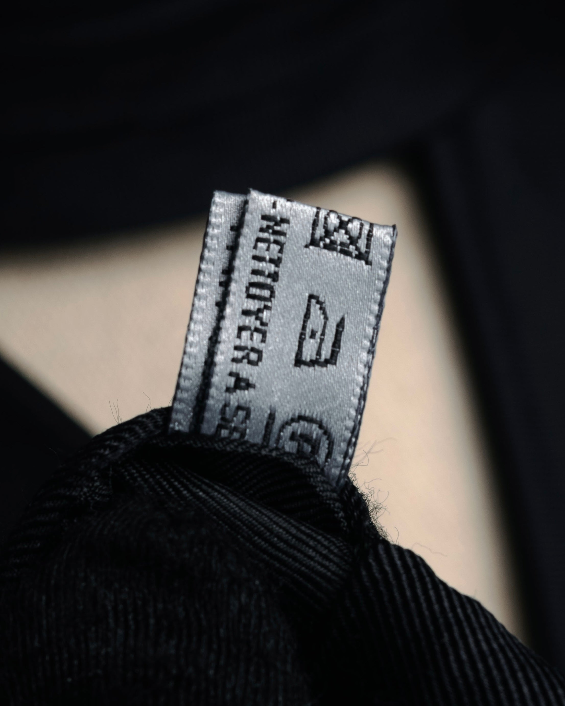 DIOR” 2019- Logo embroidered narrow tie – MOOD