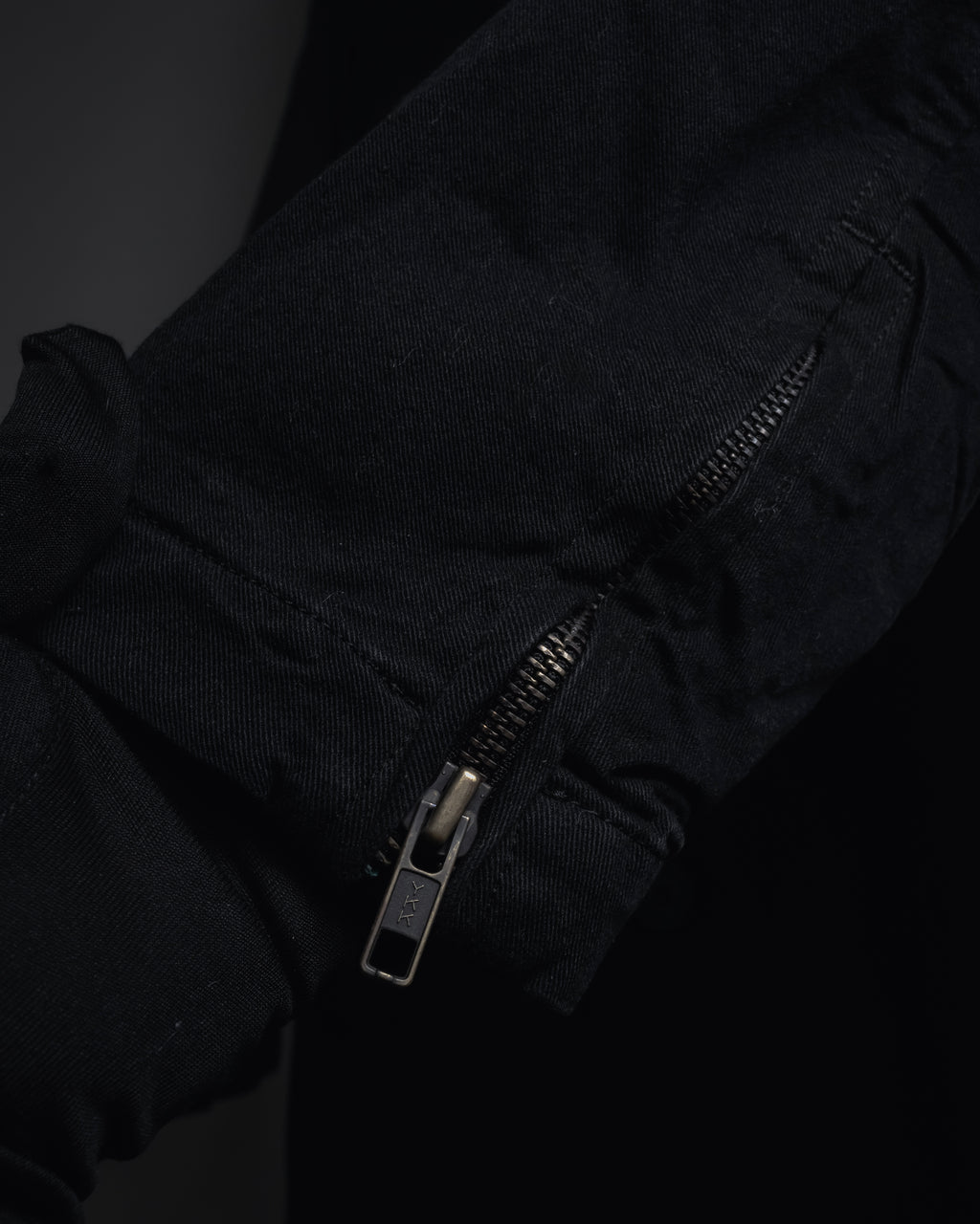 "COMME des GARCONS HOMME"
Utility zip pocket coat