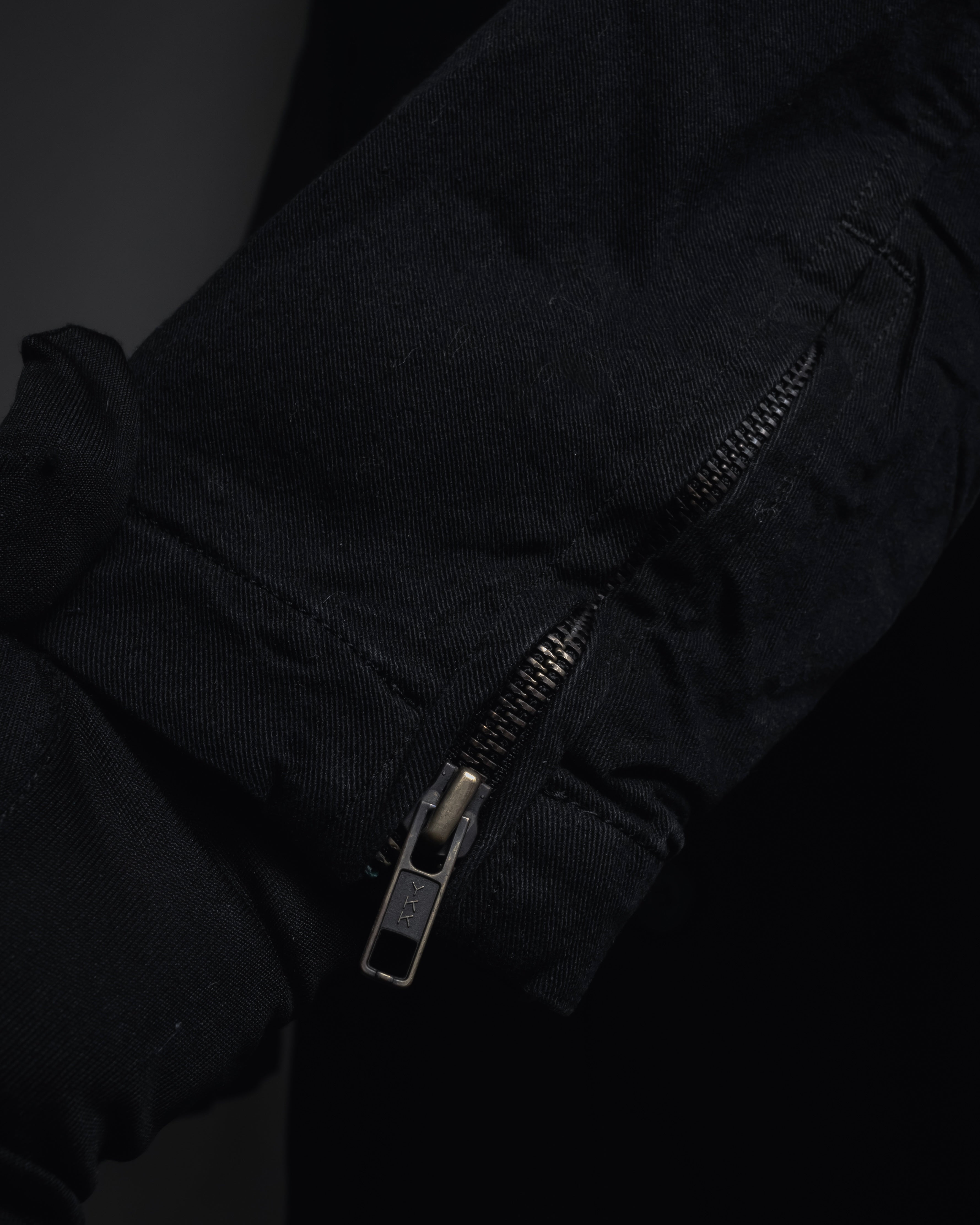 "COMME des GARCONS HOMME"
Utility zip pocket coat