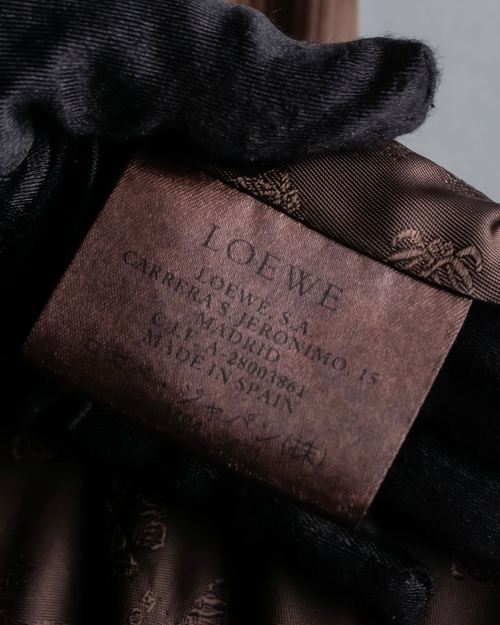 "LOEWE" Three-dimensional ribbed lamb leather set up