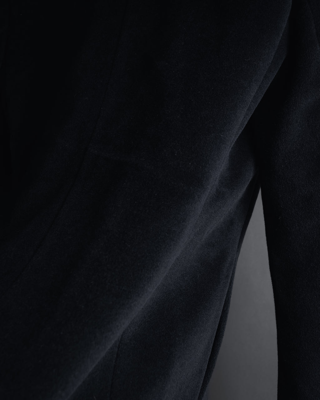 Abrigo doble botonadura estilo pea coat de los años 90-00 de "Max Mara"