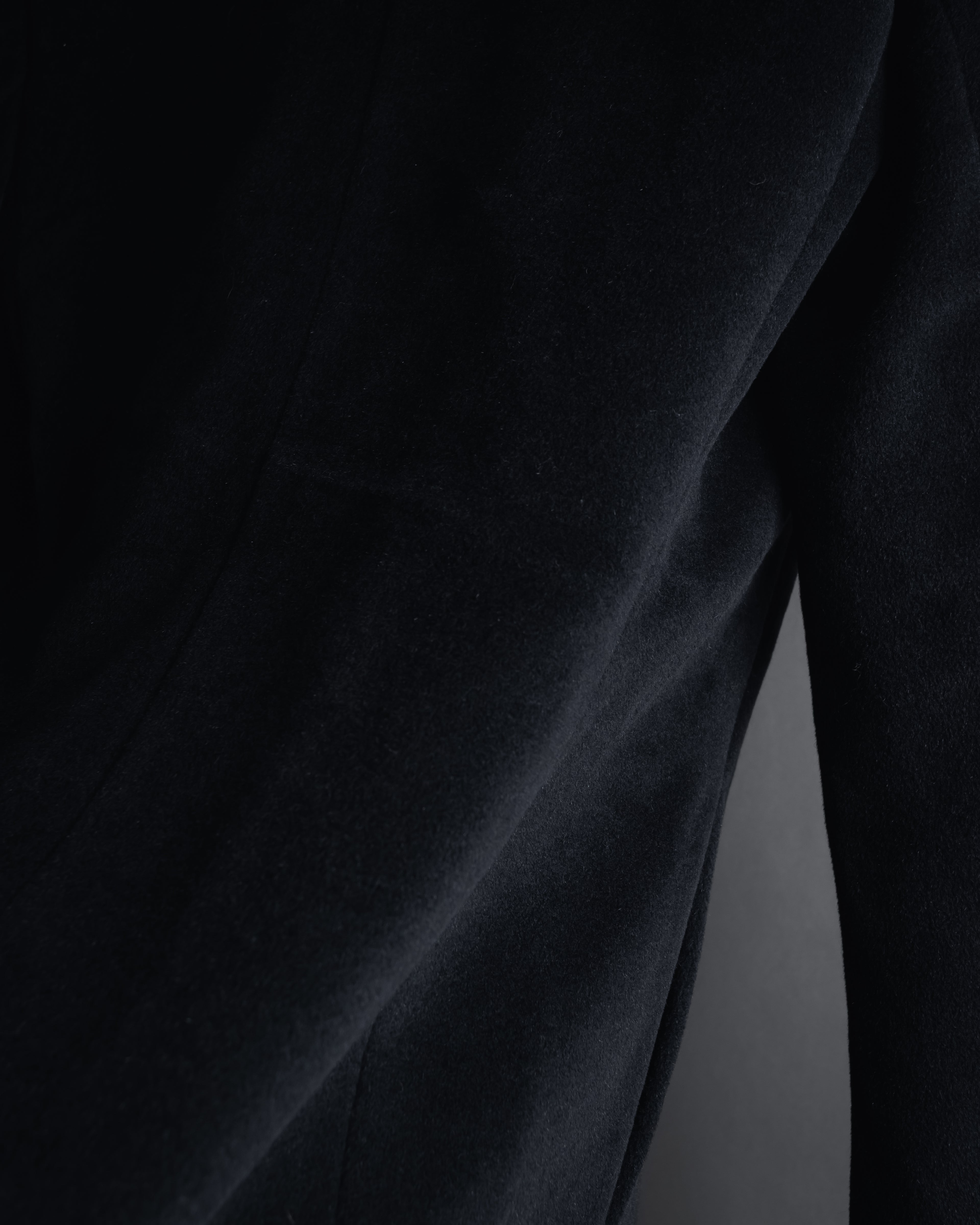 Abrigo doble botonadura estilo pea coat de los años 90-00 de "Max Mara"