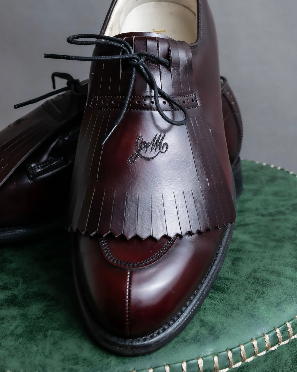 "Johnston & Murphy" Logo engraved fringe design leather shoes