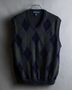 "Vintage argyle pattern knit vest"