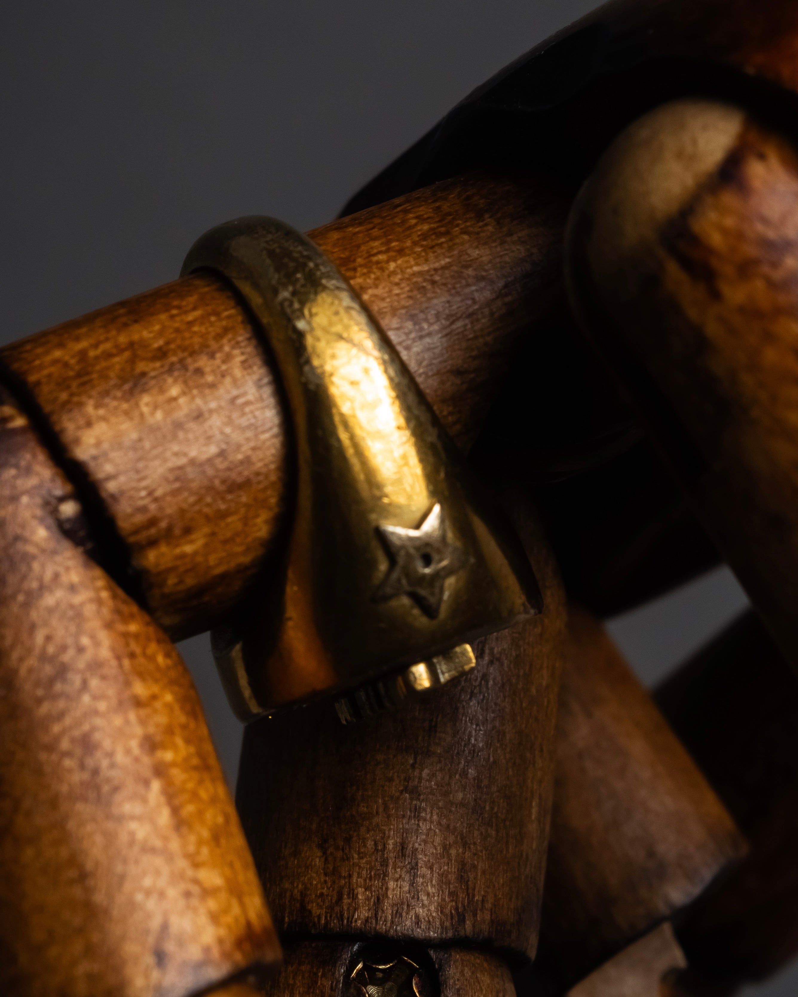 "DIOR" J’ADIOR engraved signet ring