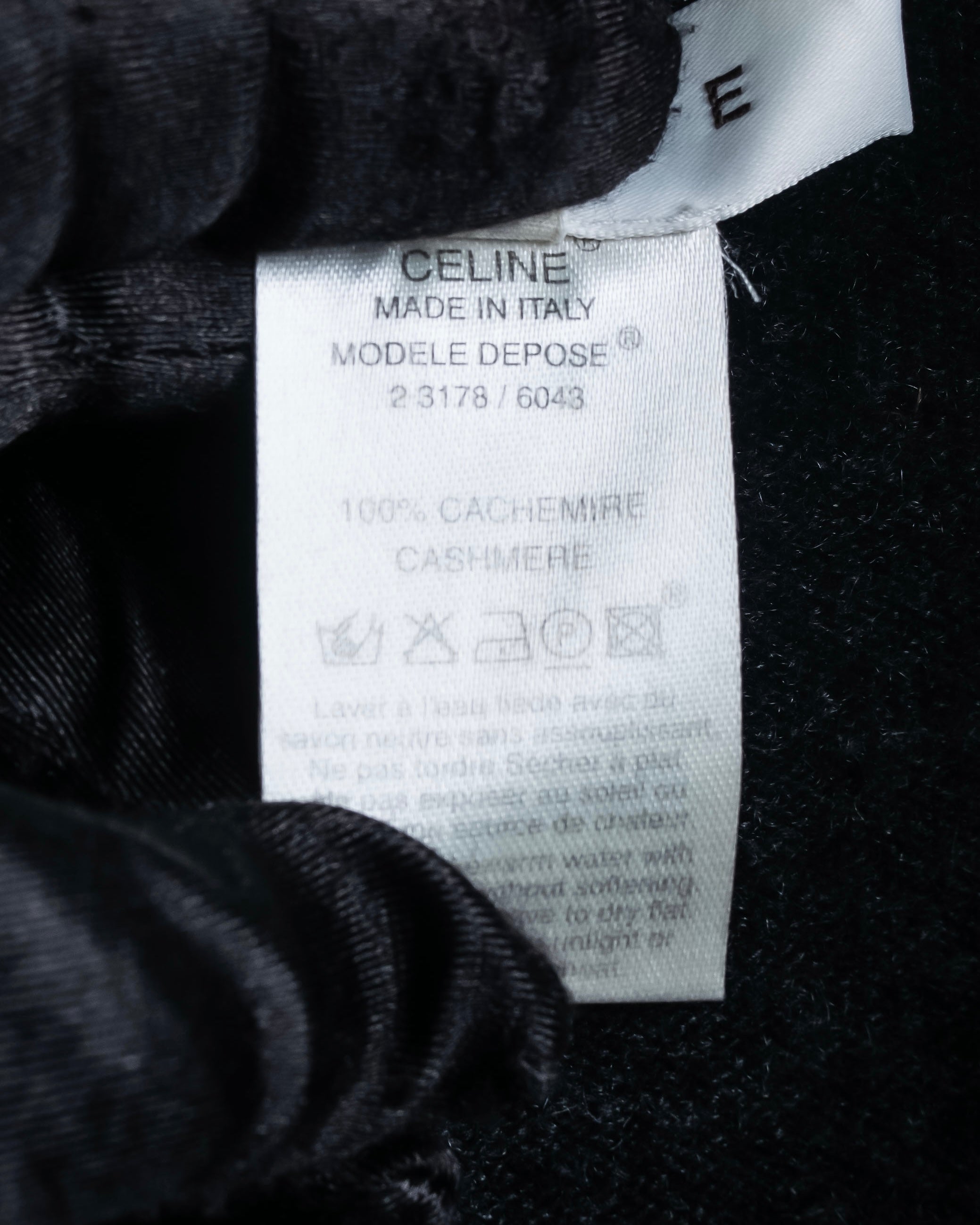 "CELINE" Beautiful U-neck design cashmere knit pullover