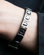 "GUCCI" Logo cat engraved leather bracelet