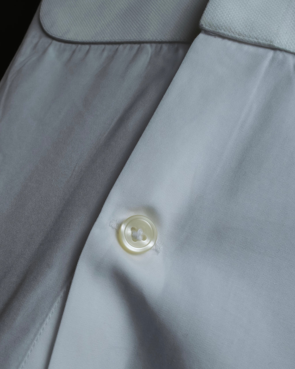 "GIVENCHY" Bosom panel design white shirt