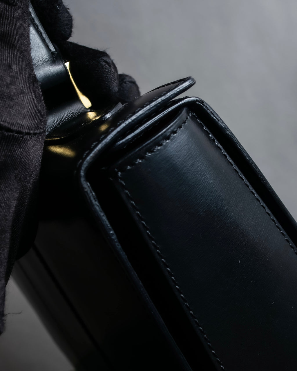 "CELINE" Ringlock design leather hand bag