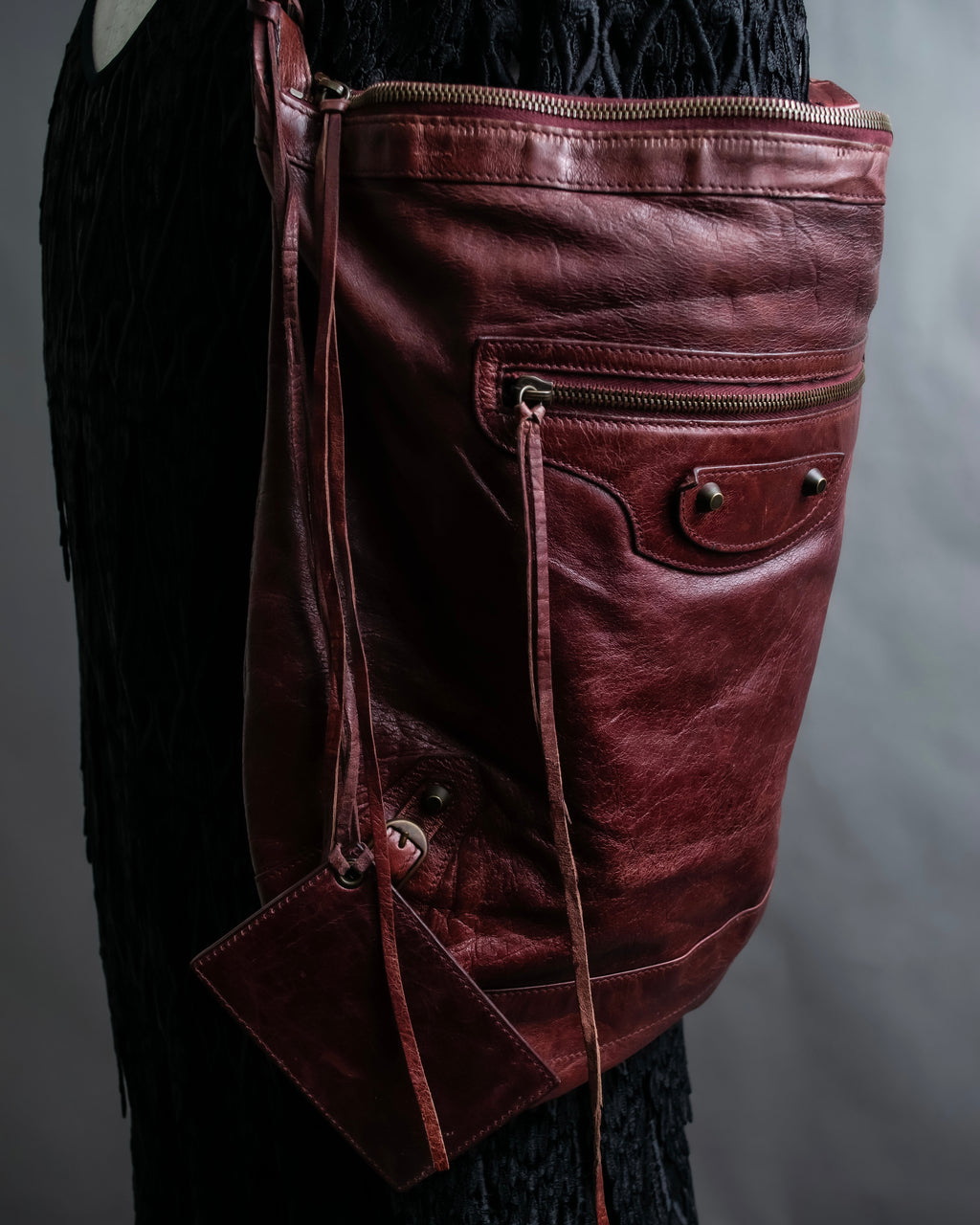 “BALENCIAGA” The Day leather one shoulder bag (burgundy)