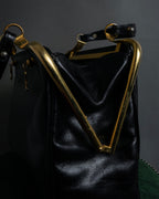 "Roberta Di Camerino" Logo motif charm design modern doctor bag