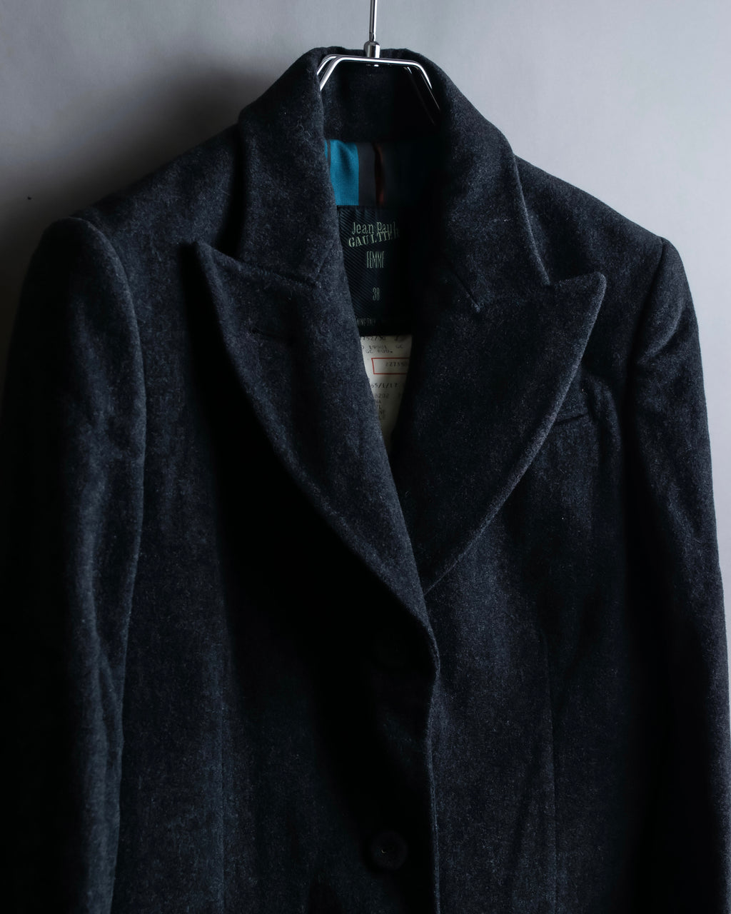 "JEAN PAUL GAULTIER FEMME"
Peaked drape beautiful shape tailored jacket