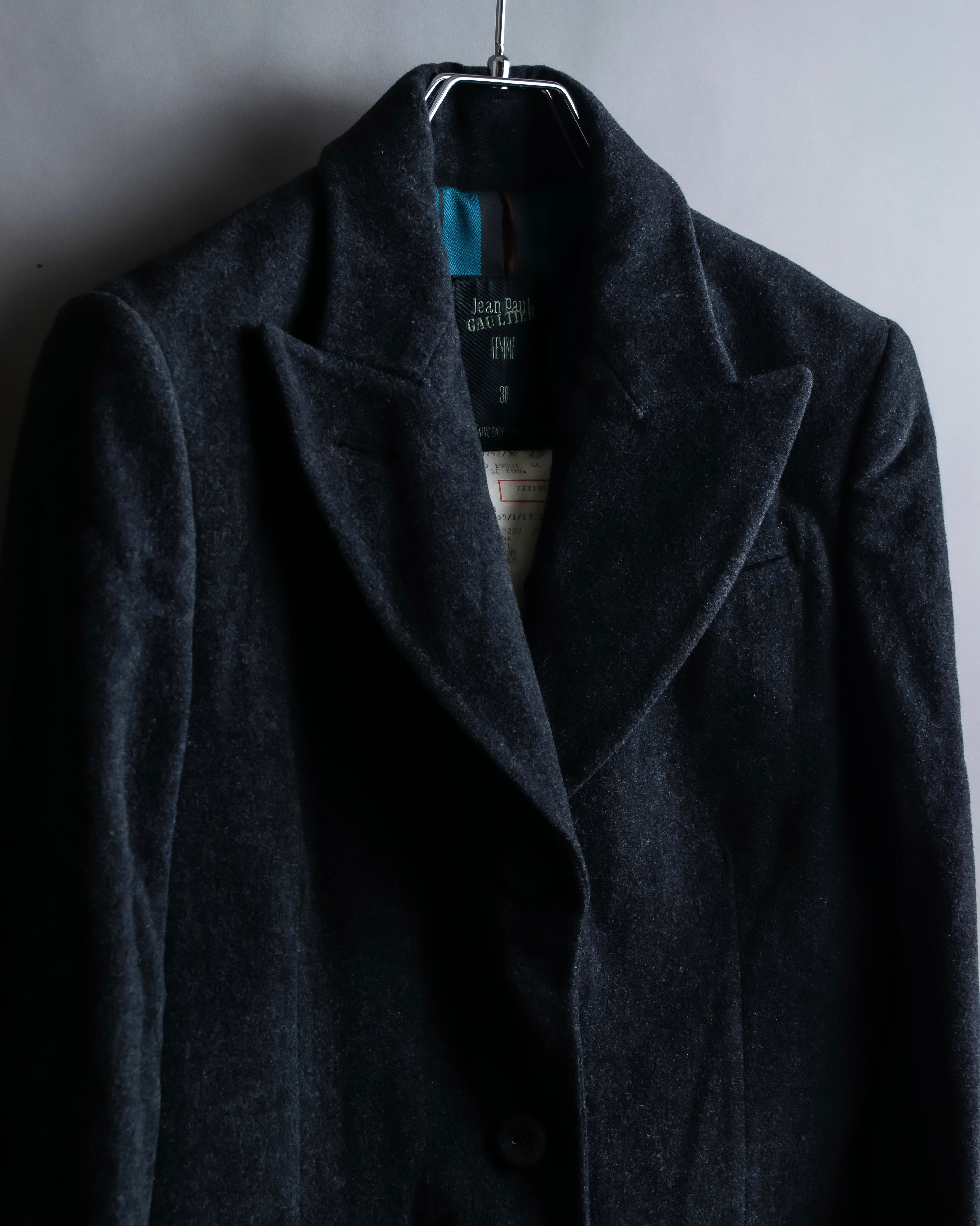 "JEAN PAUL GAULTIER FEMME"
Peaked drape beautiful shape tailored jacket