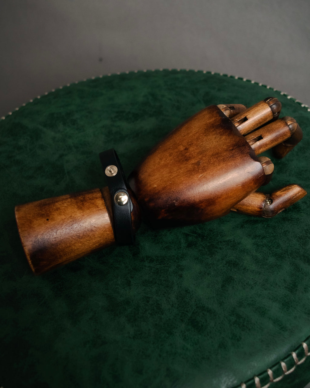 “Salvatore Ferragamo” 2010’s Vara ribbon leather bracelet