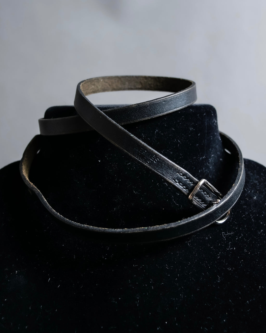 "HERMES" Single pin buckle leather narrow bracelet