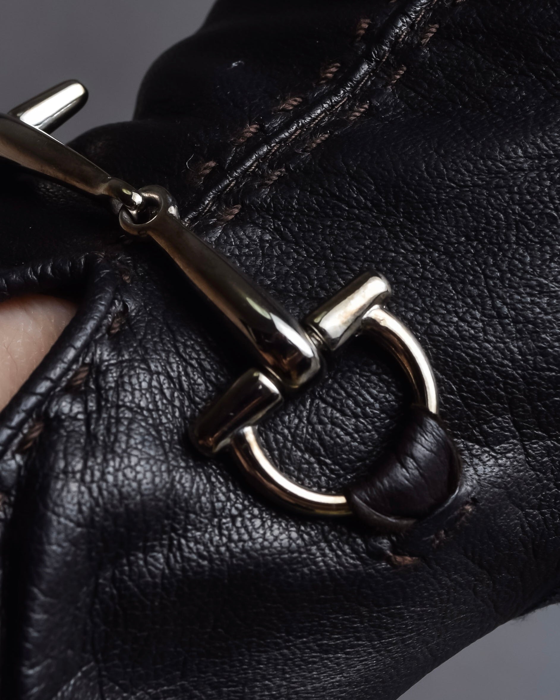 "GUCCI" Horse bit motif fitted leather gloves