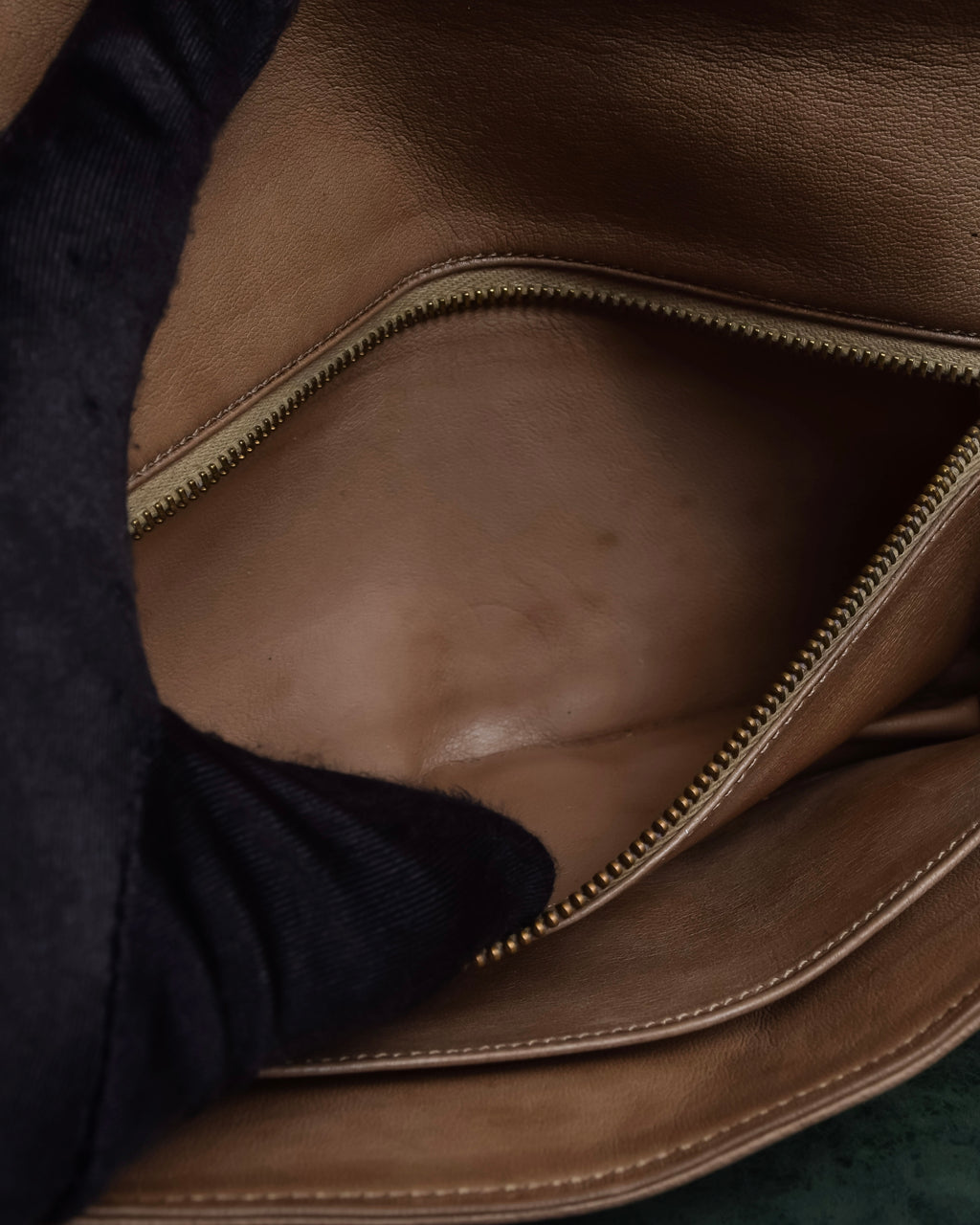 "HERMES" 70's Diamond stitched envelope leather bag