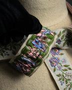 -MOOD Christmas Collections-
"GUCCI" Michele period delicate floral embroidered ribbon tie