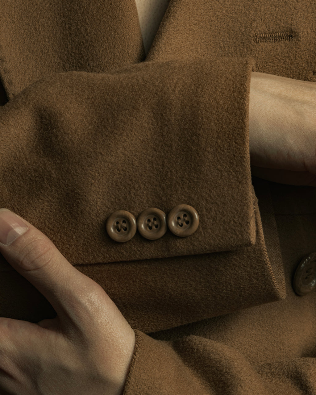 "BARBERINI" Classically tailored 100% cashmere chester coat