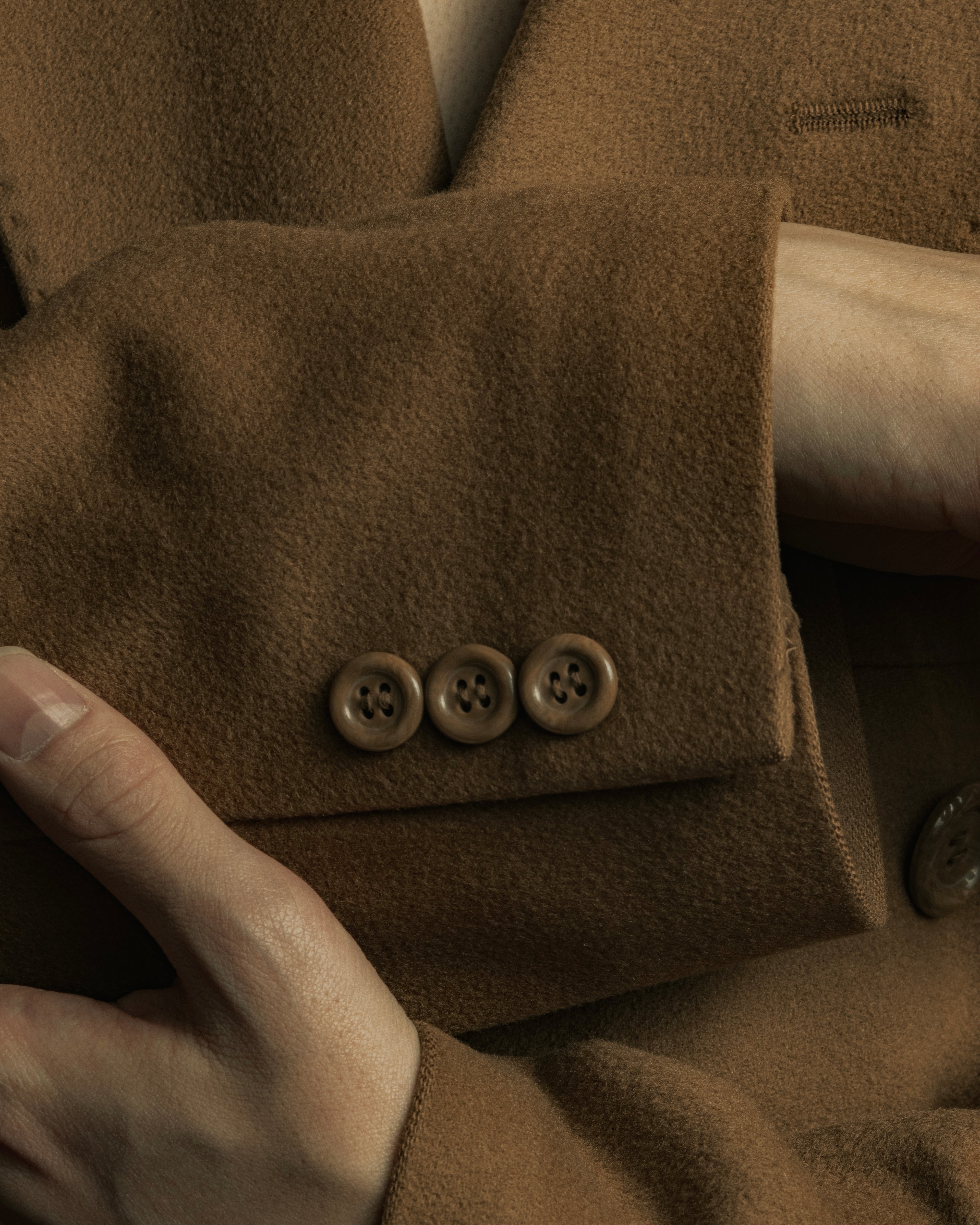 "BARBERINI" Classically tailored 100% cashmere chester coat