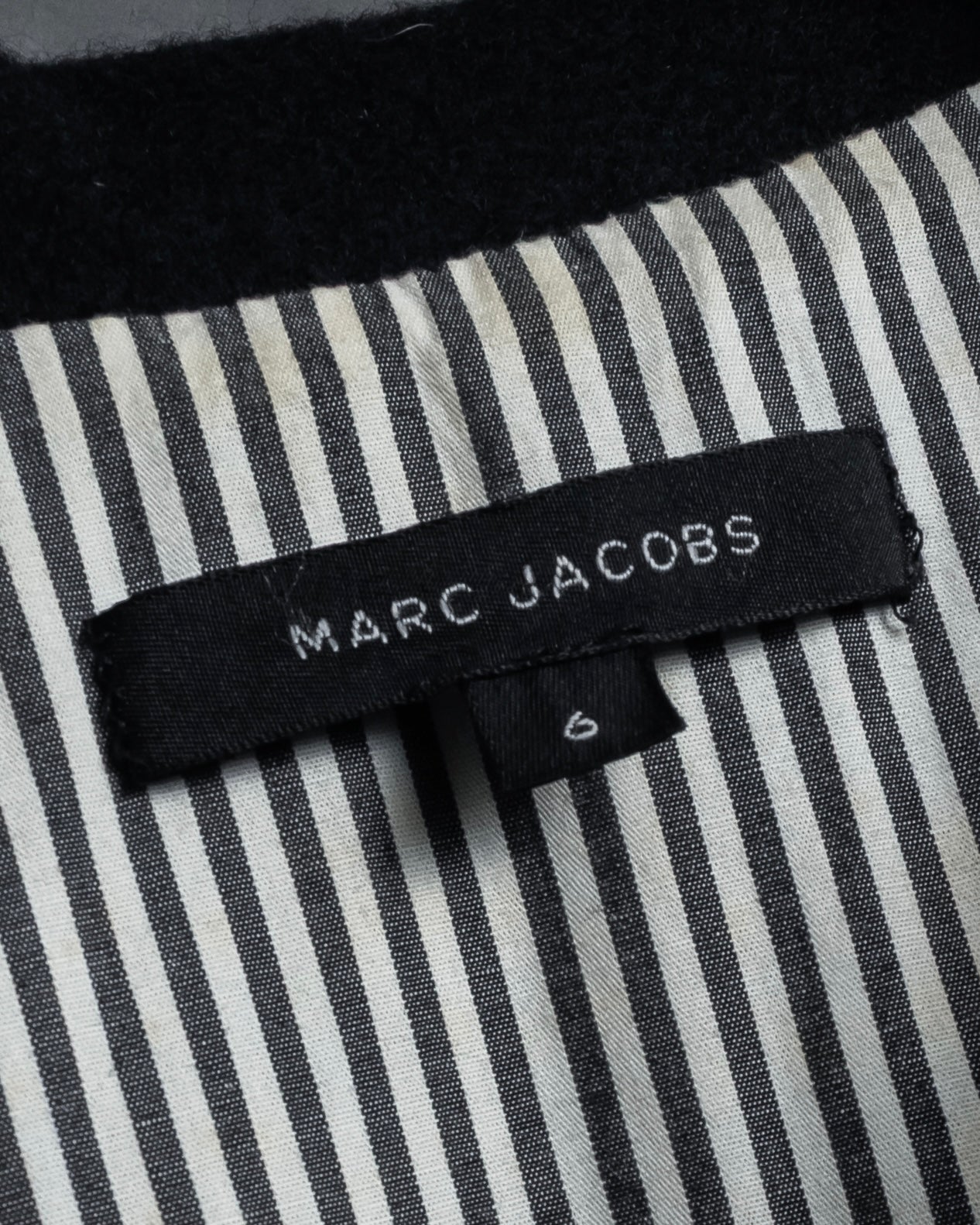 "Marc Jacobs" A soft flowing flared silhouette long coat