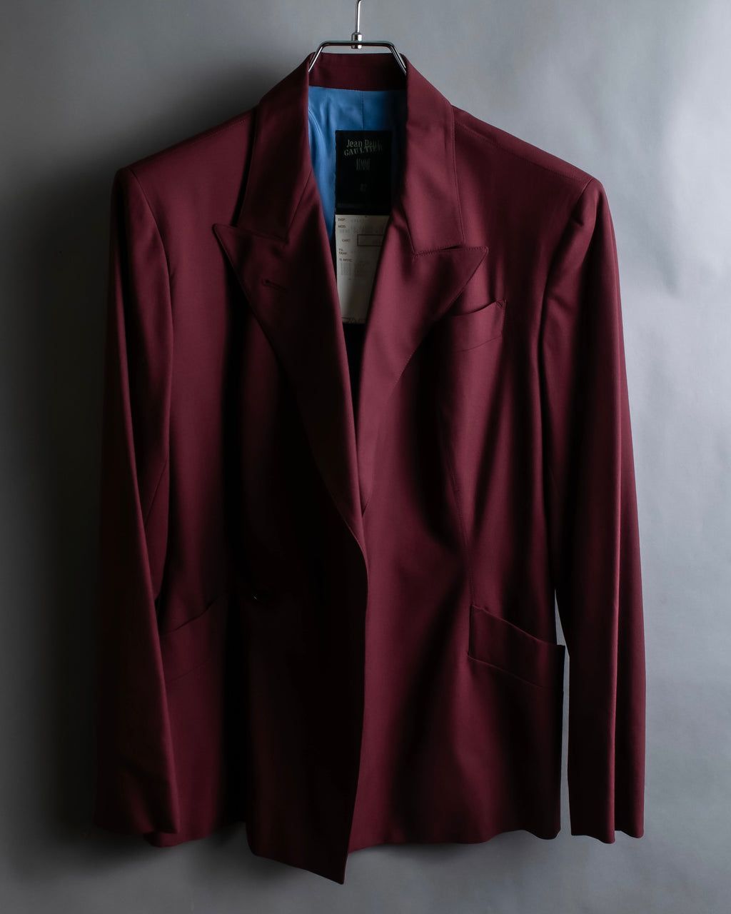 "JEAN PAUL GAULTIER FEMME"
Bordeaux color peaked lapel wool tailored jacket