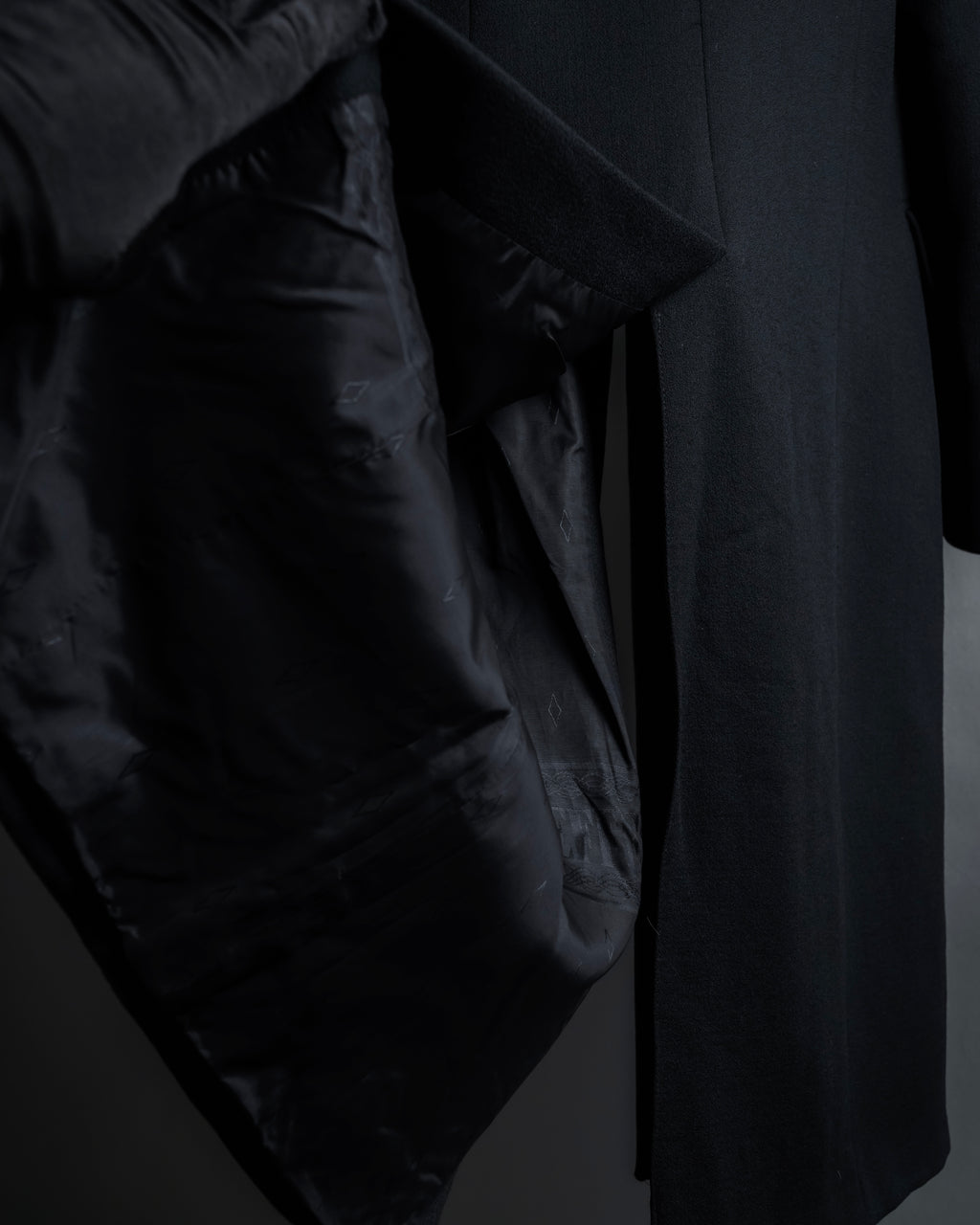 "GIANFRANCO FERRE" Multiple button sequences shaped long coat