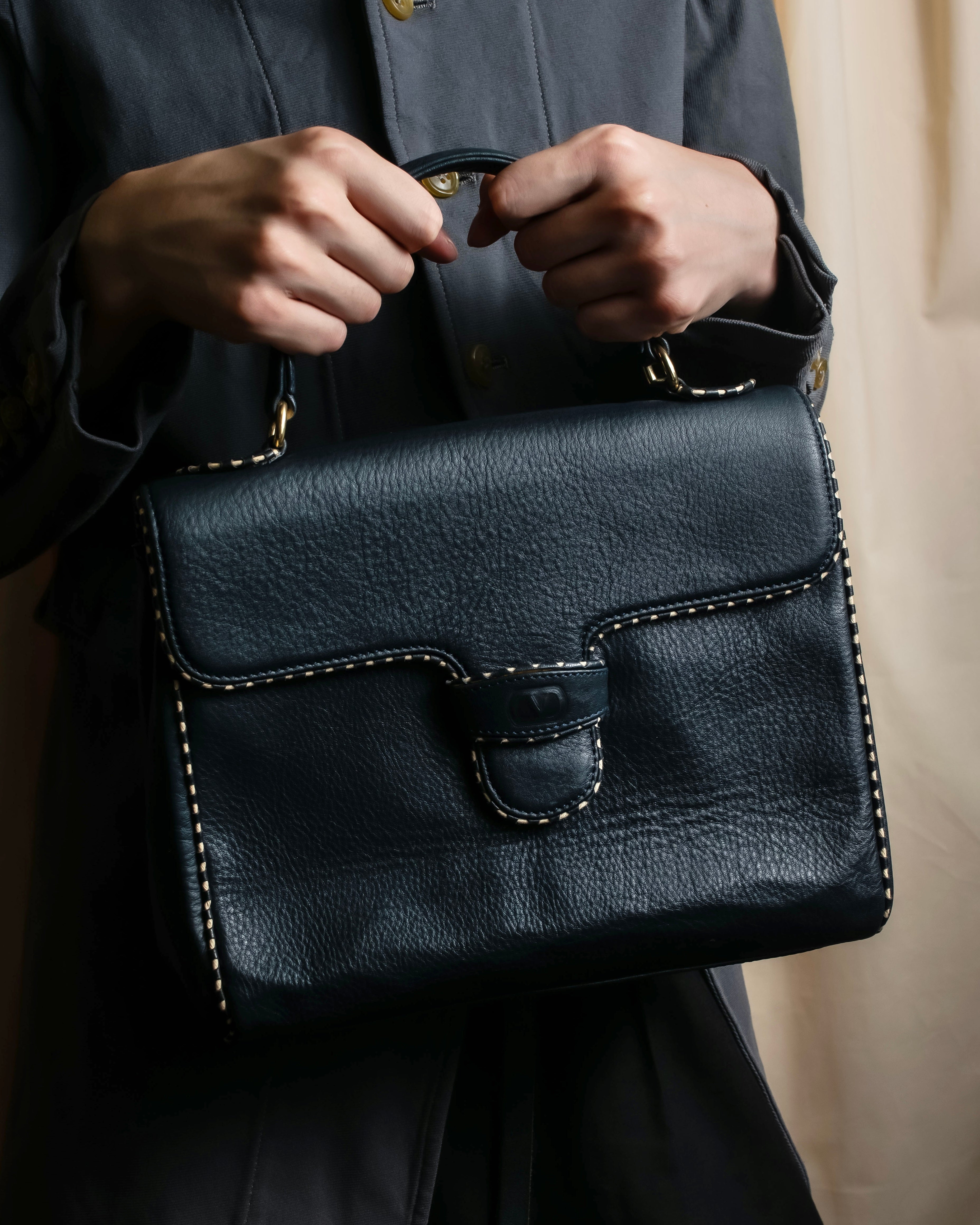 "Valentino Garavani" Saddle stitch design grain leather hand bag