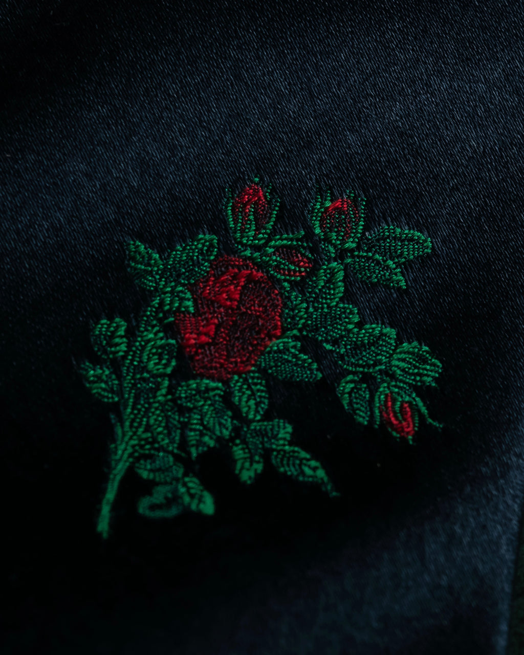 "DOMINIQUE FRANCE" Rose flower pattern silk necktie