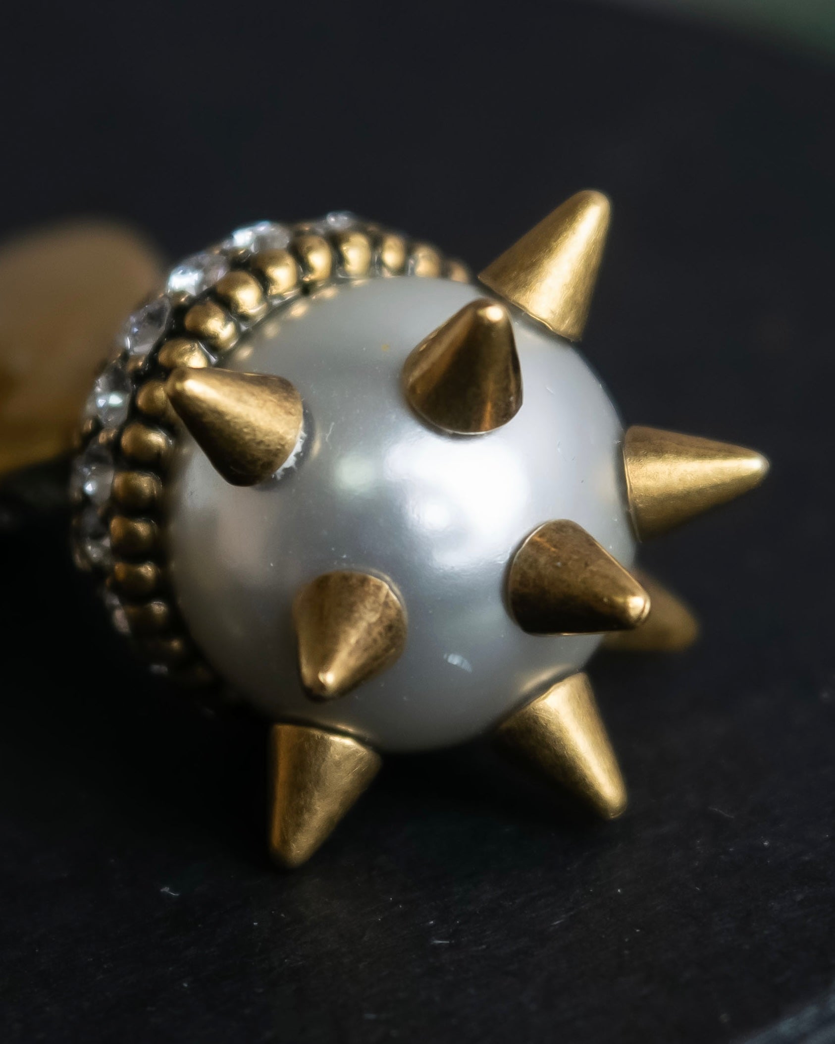 "GUCCI" Strawberry＆spike motif rhinestone earrings