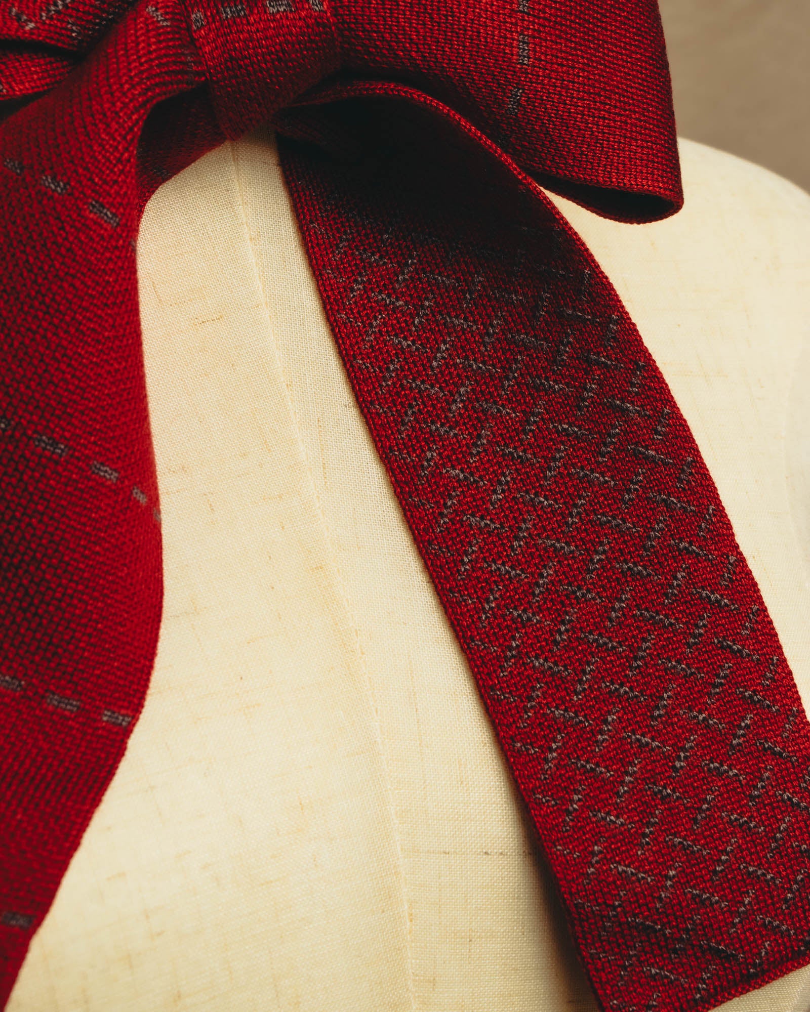 "Hermès" Silk knit scarf tied