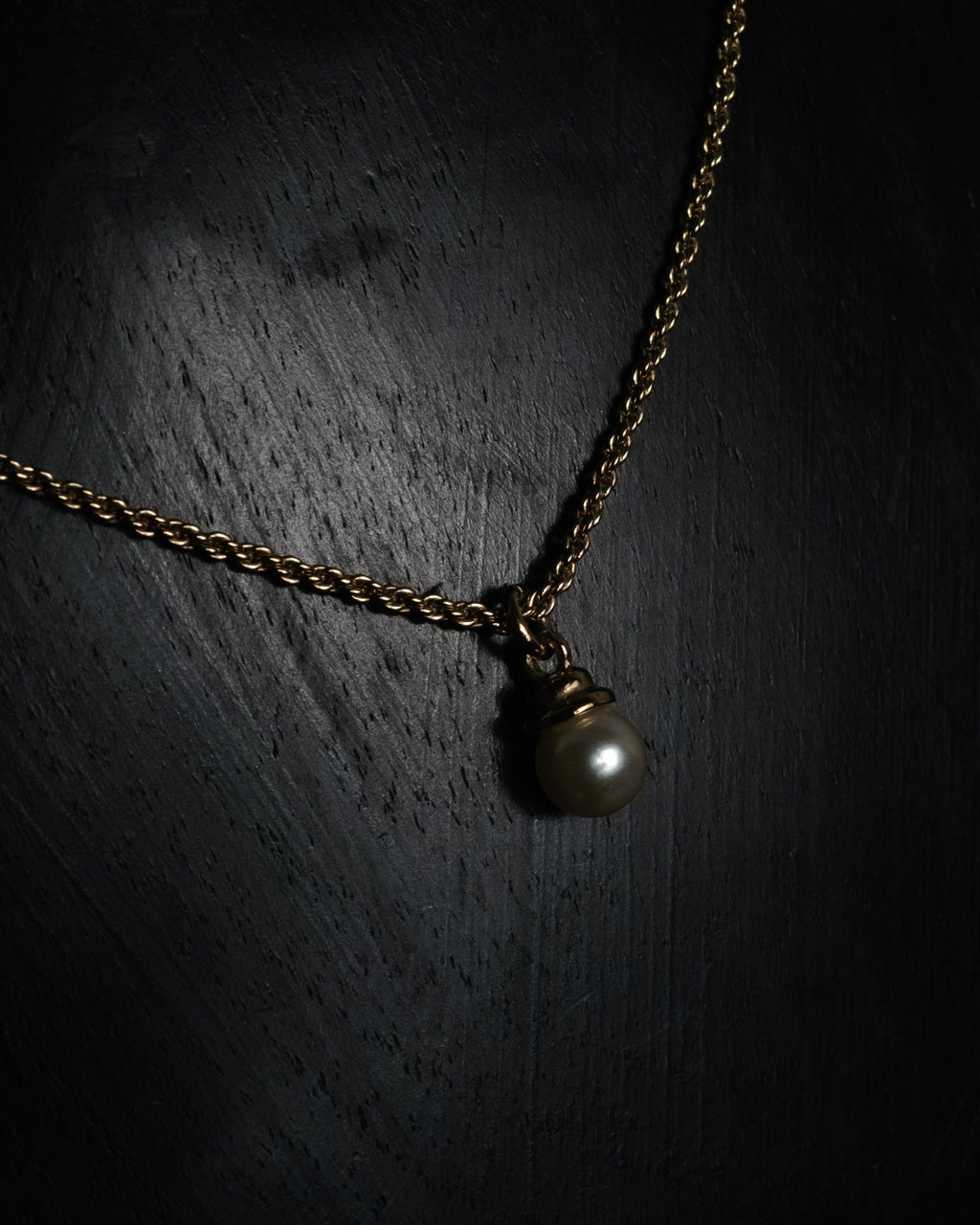 “Christian Dior” 00’s Pearl drop necklace with CD tail charm