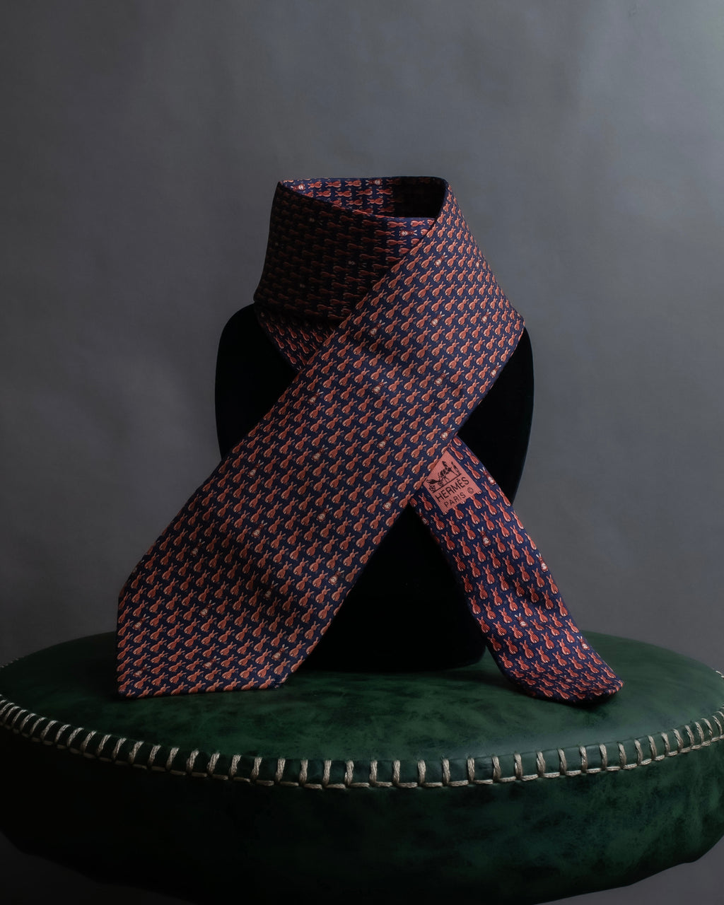 "HERMES" Rabbit motif silk necktie