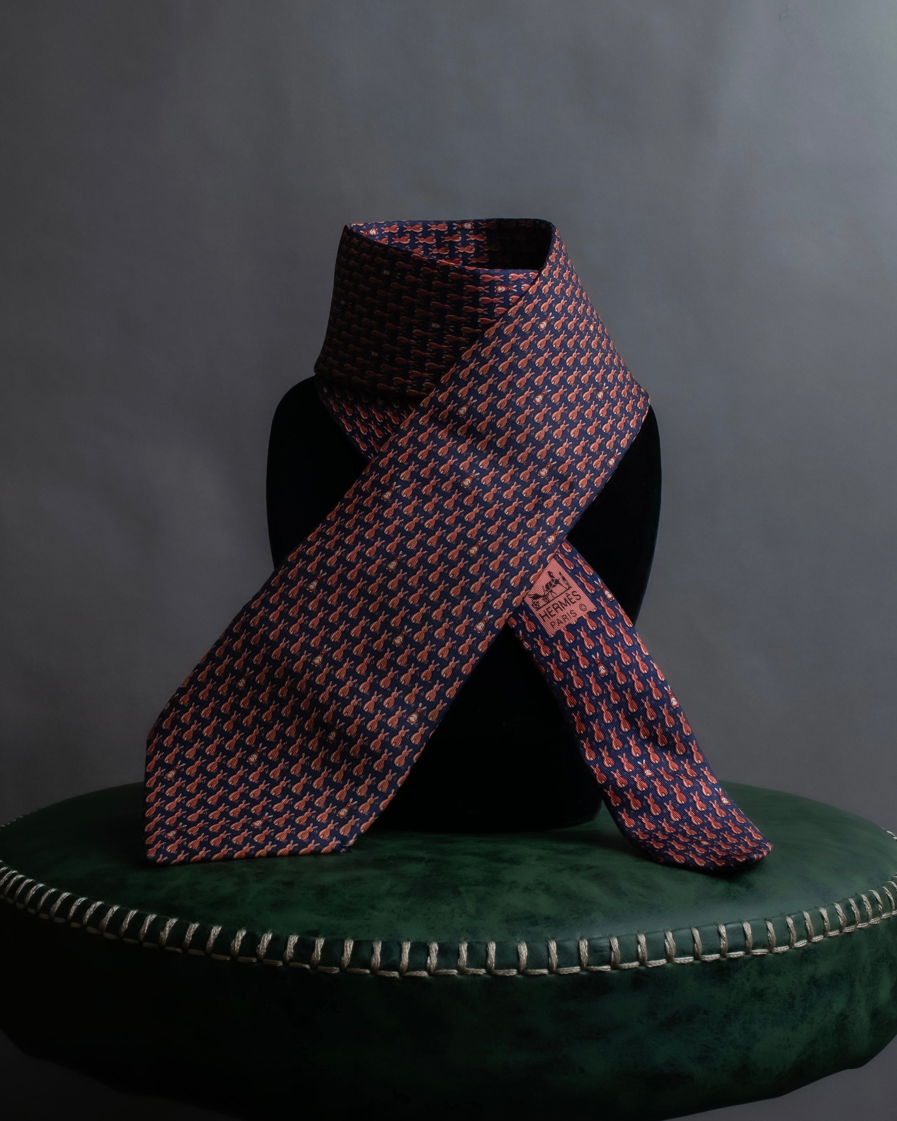 "HERMES" Rabbit motif silk necktie