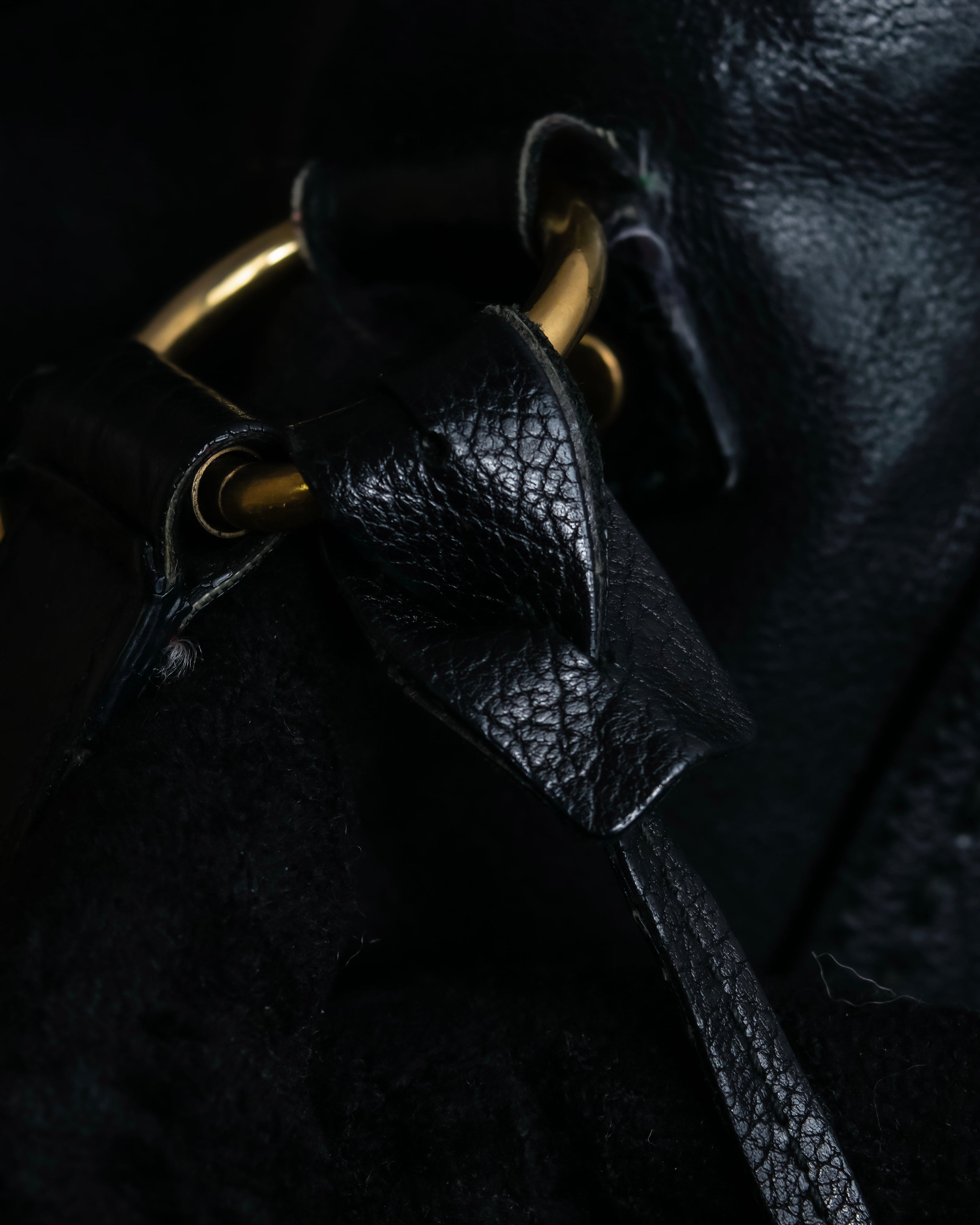 "YVES SAINT LAURENT" Gold parts design Muse toe leather bag