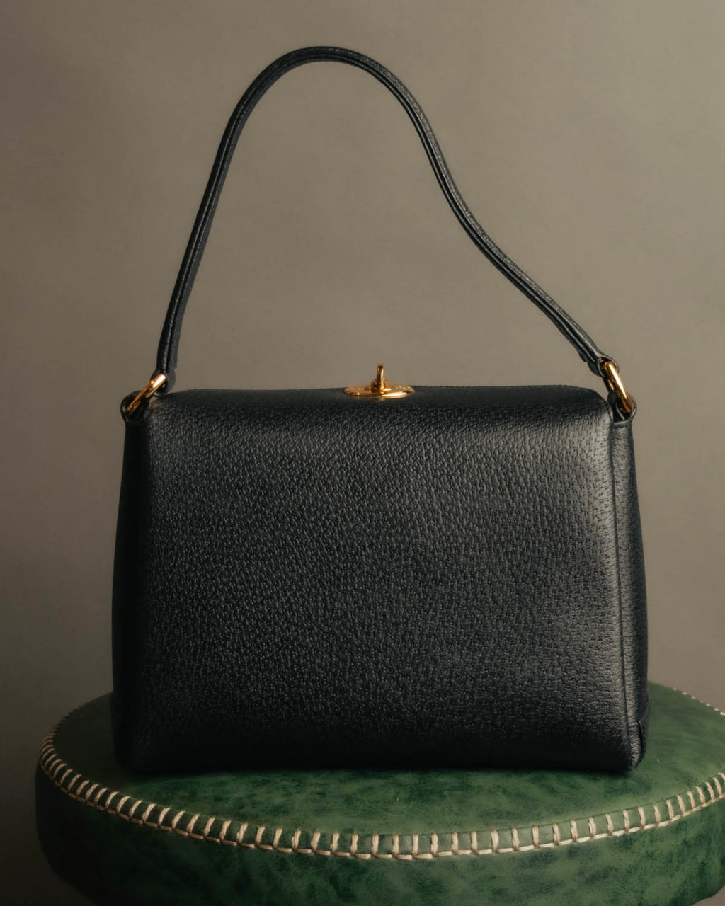 -SPECIAL- “GUCCI” 70’s-80’s Pigskin leather turn lock handbag