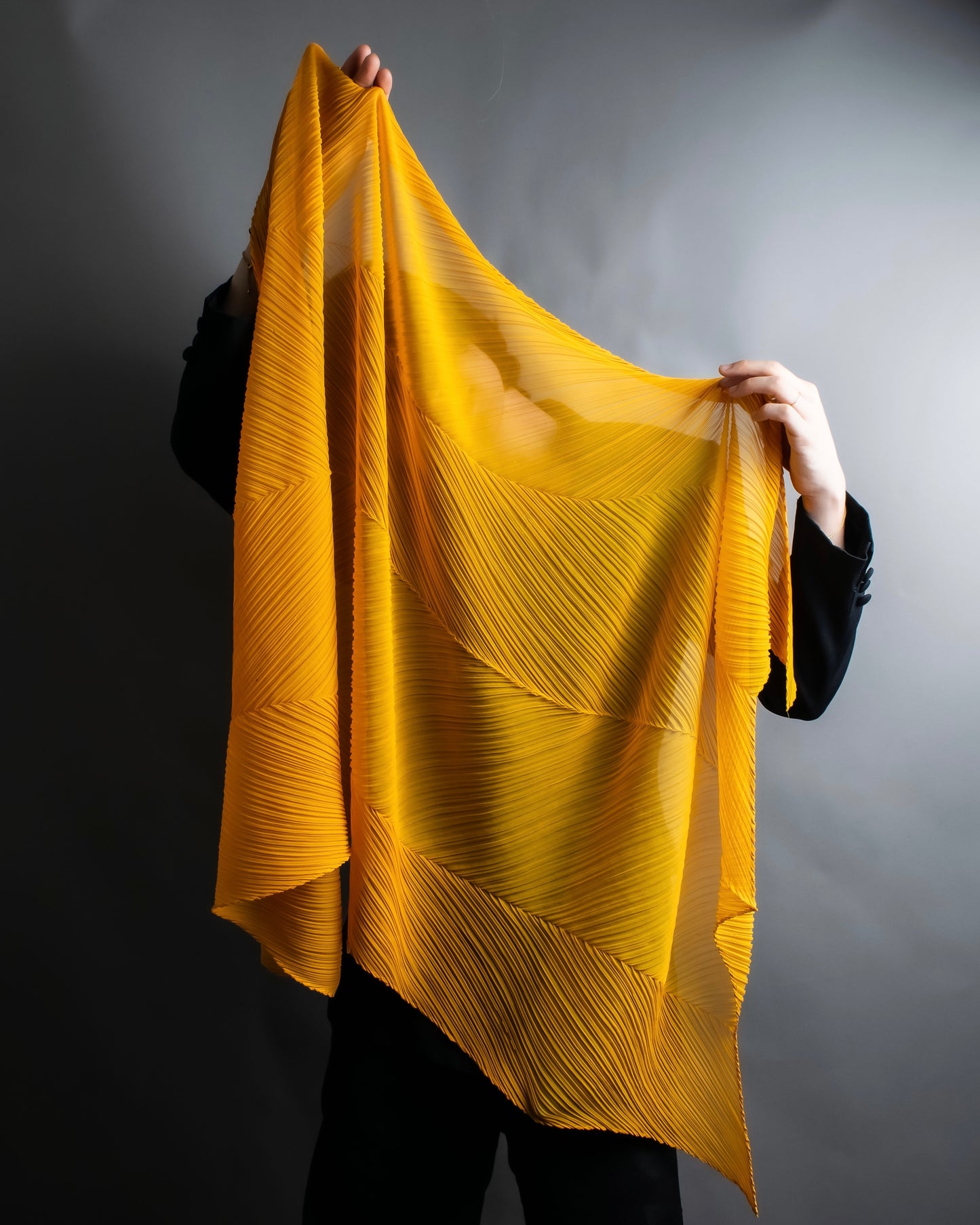 "PLEATS PLEASE ISSEY MIYAKE" Yellow orange color pleated stole