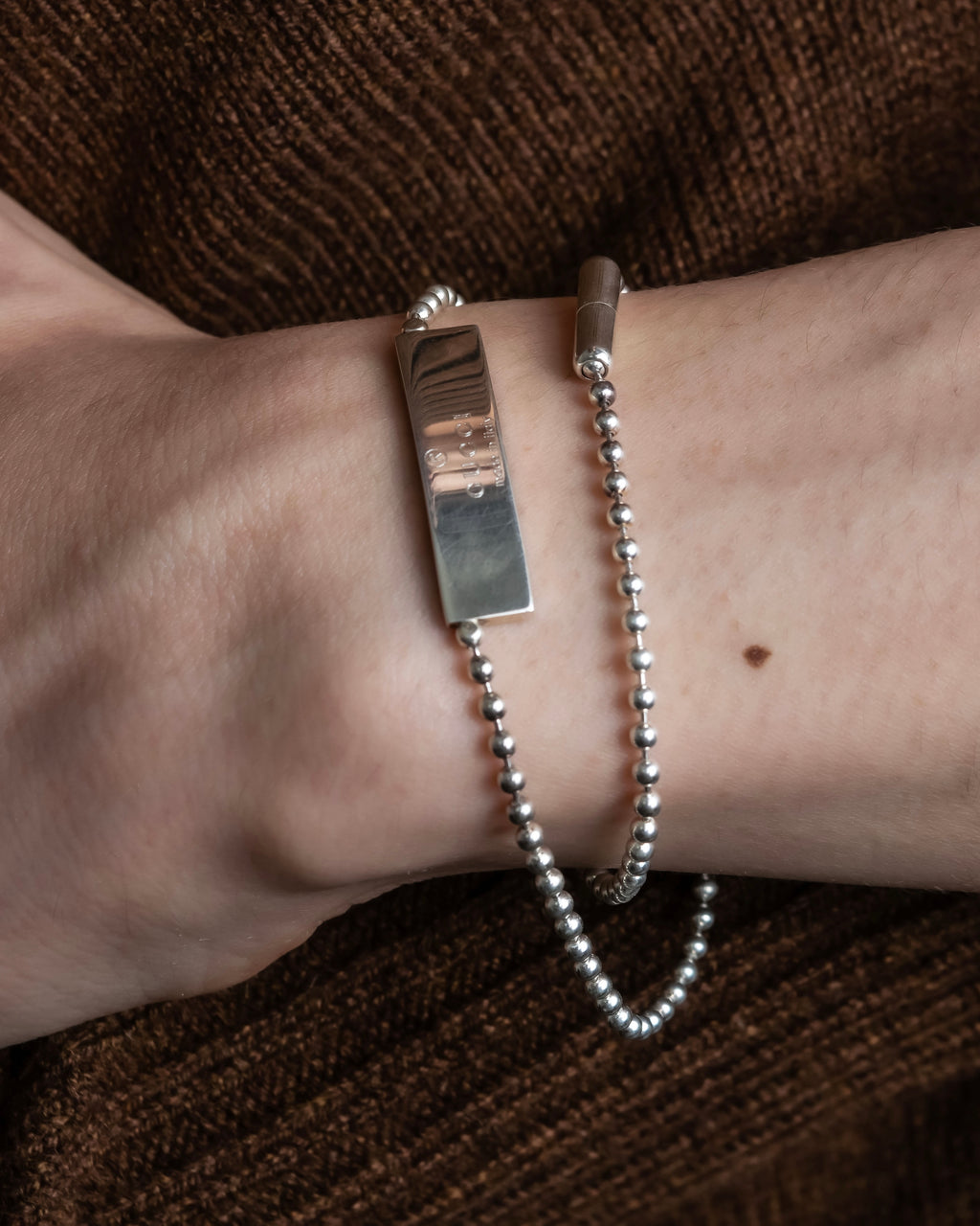 "GUCCI" Ball chain logo engraved plate bracelet