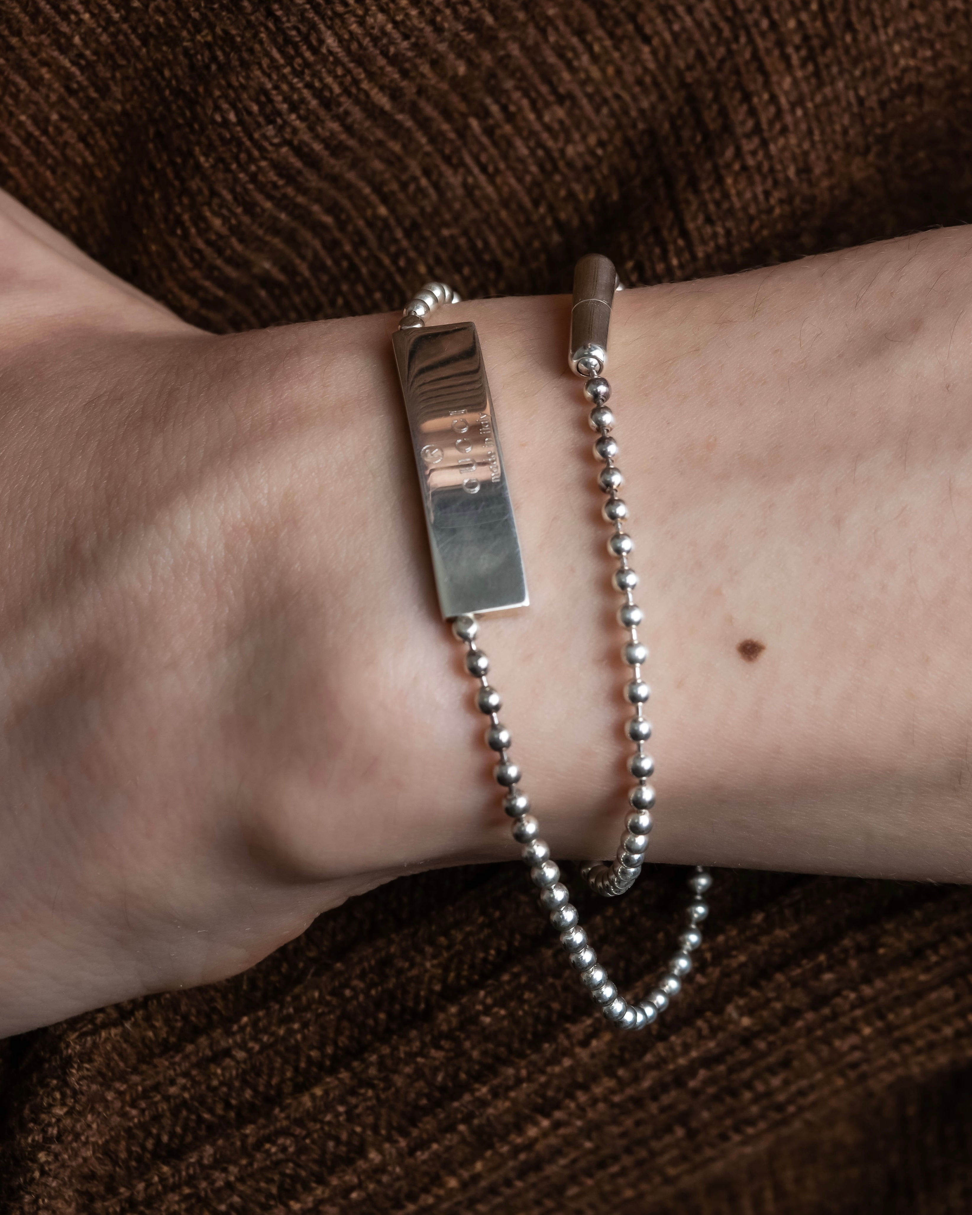 "GUCCI" Ball chain logo engraved plate bracelet