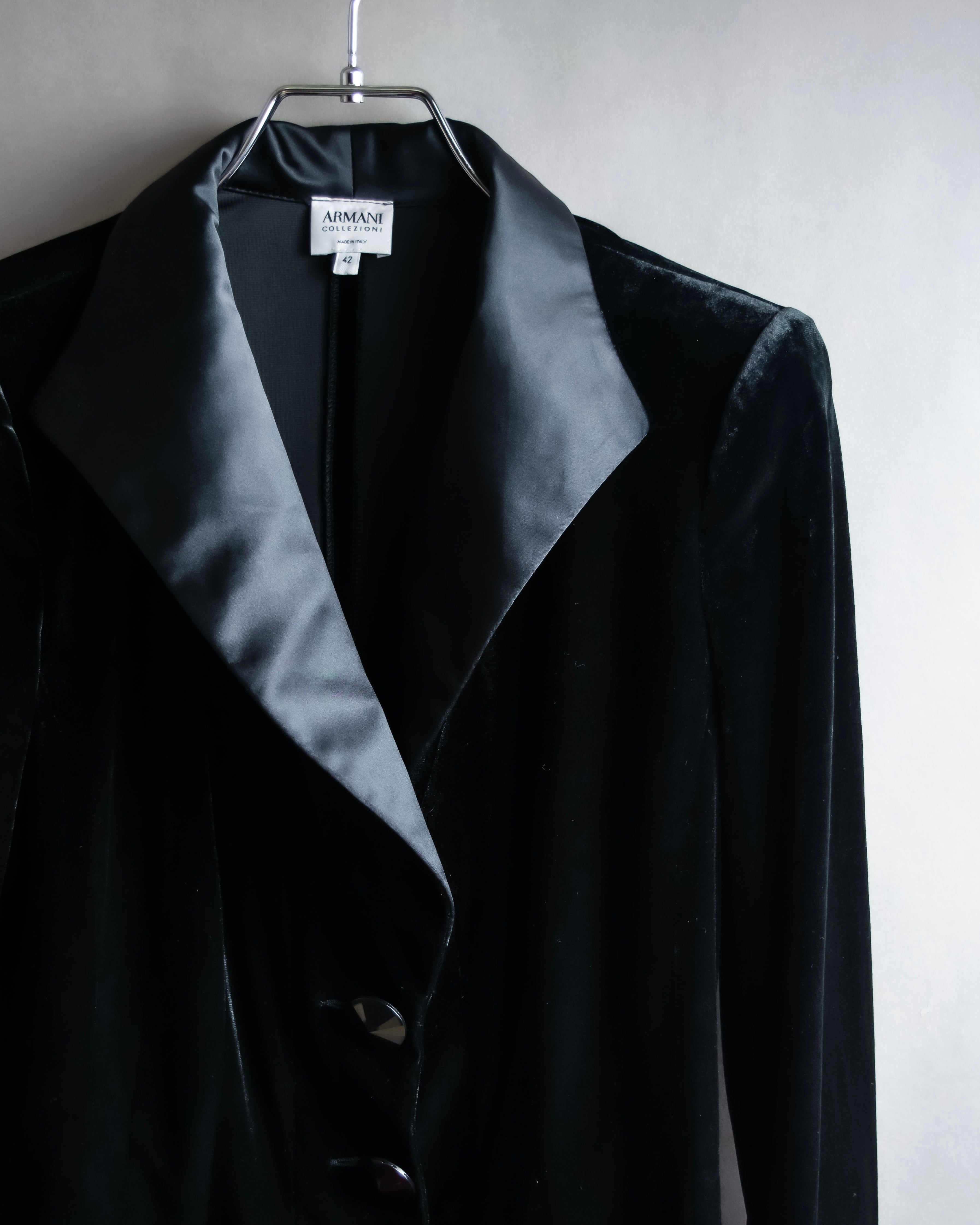 "ARMANI COLLEZIONI" Satin switched design velvet jacket