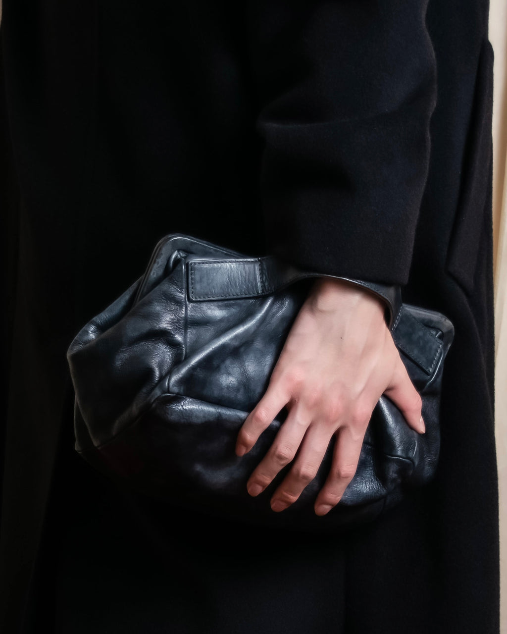 "ANN DEMEULEMEESTER" Tucked design purse leather one handle bag