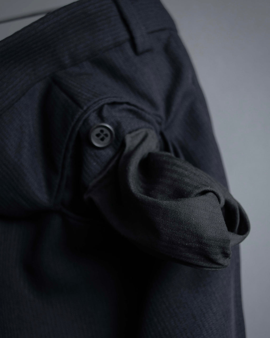 "GIORGIO ARMANI" LE COLLEZIONI line shadow stripe pattern set up