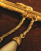 "CHANEL" 70's Sculptural faux pearl brooch