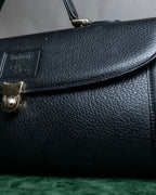 "BURBERRYS" Horizontal shape grained leather one-handle bag