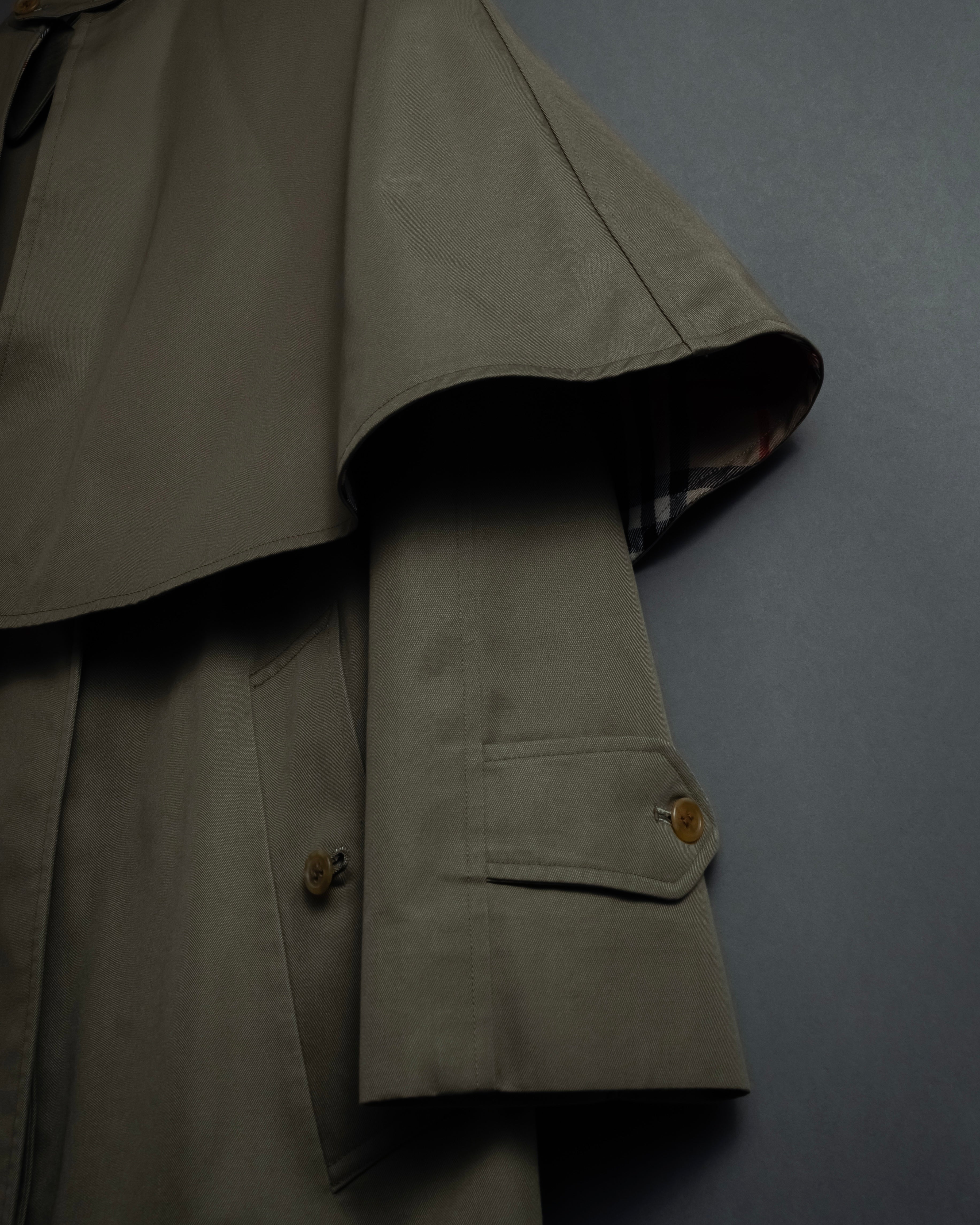 "BURBERRYS" Cape-attached design stand collar coat
