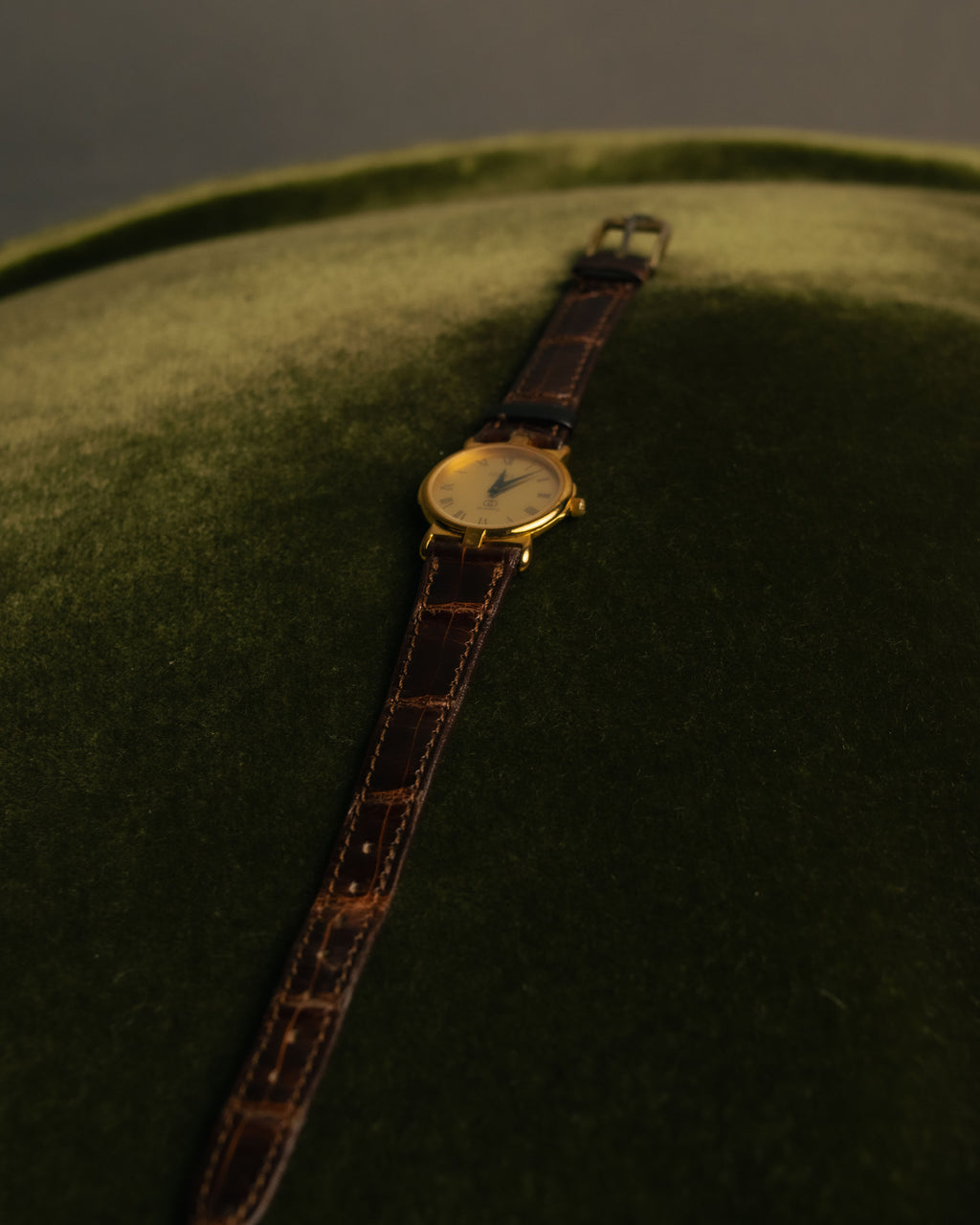 “GUCCI” 80’s-90’s Roman dial vintage watch