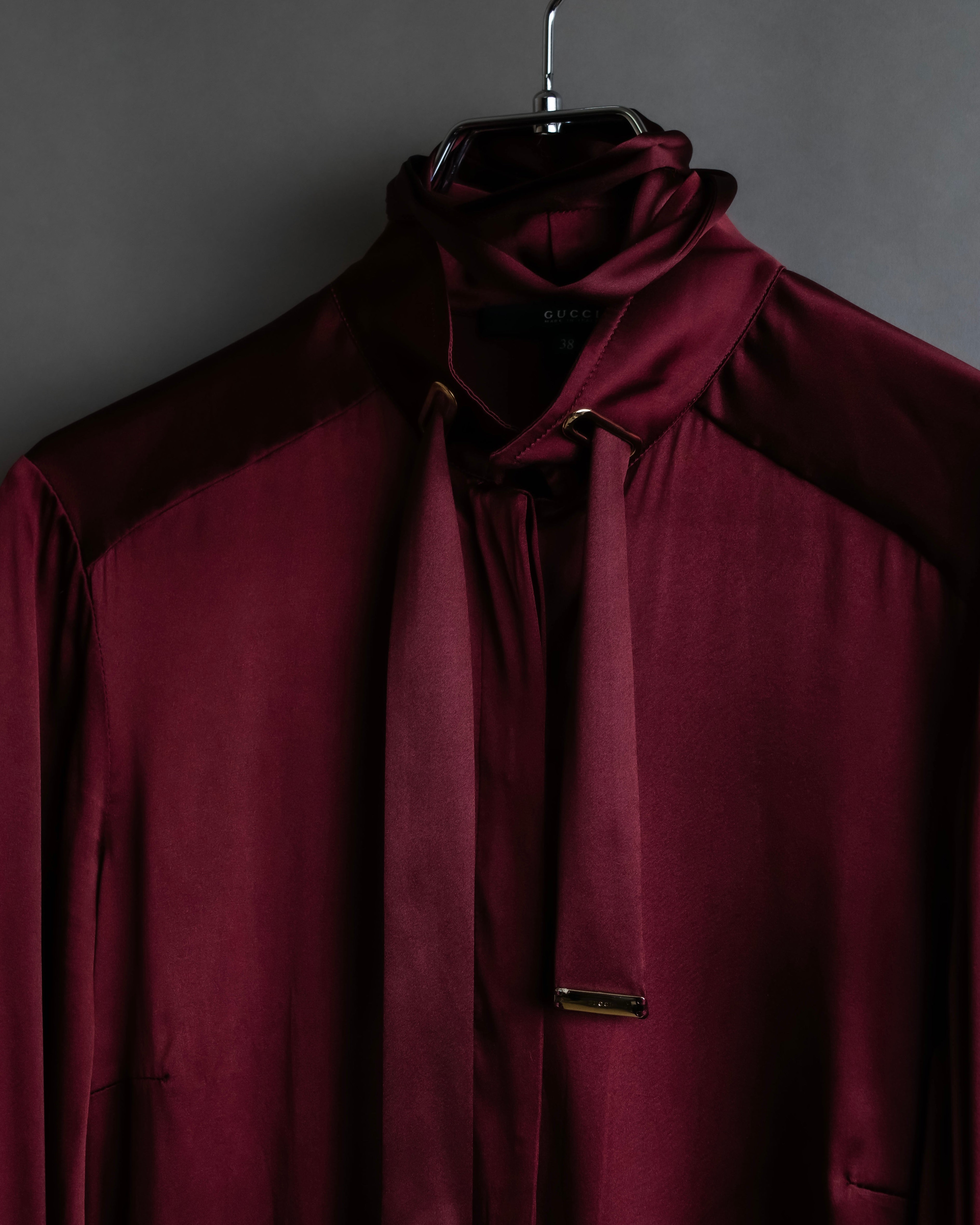 "GUCCI" Beautiful burgundy color silk bowtie shirt