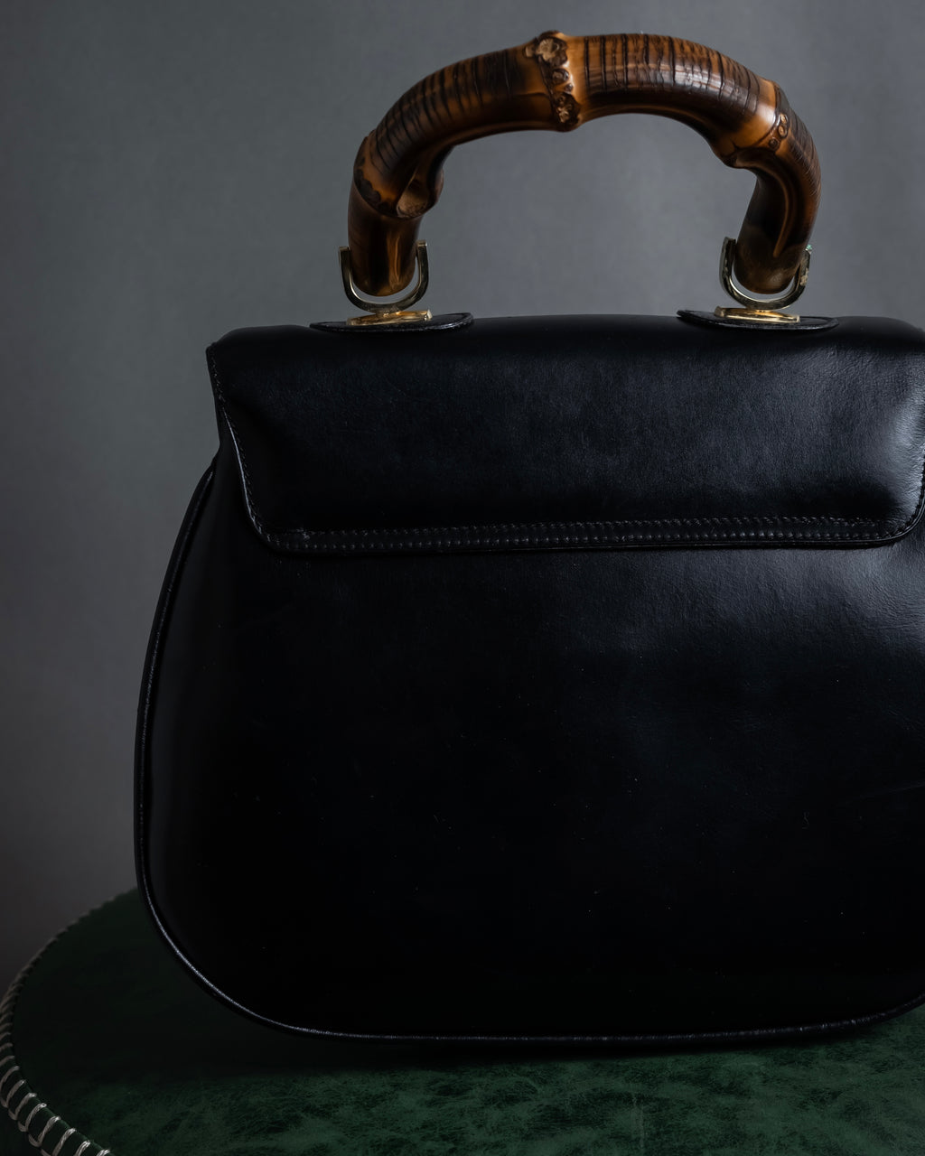 -MOOD Christmas Collection-
"CELINE" 70's Curved organic silhouette bamboo leather hand bag